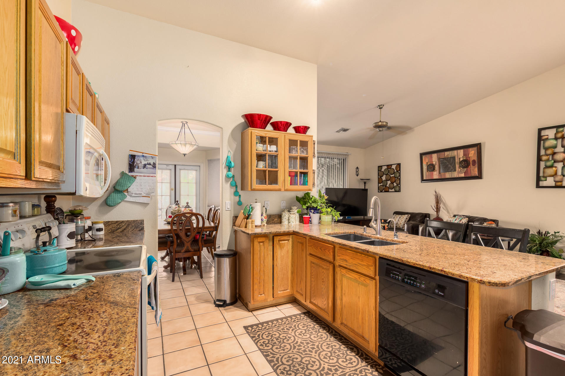 542 S CHOLLA Street