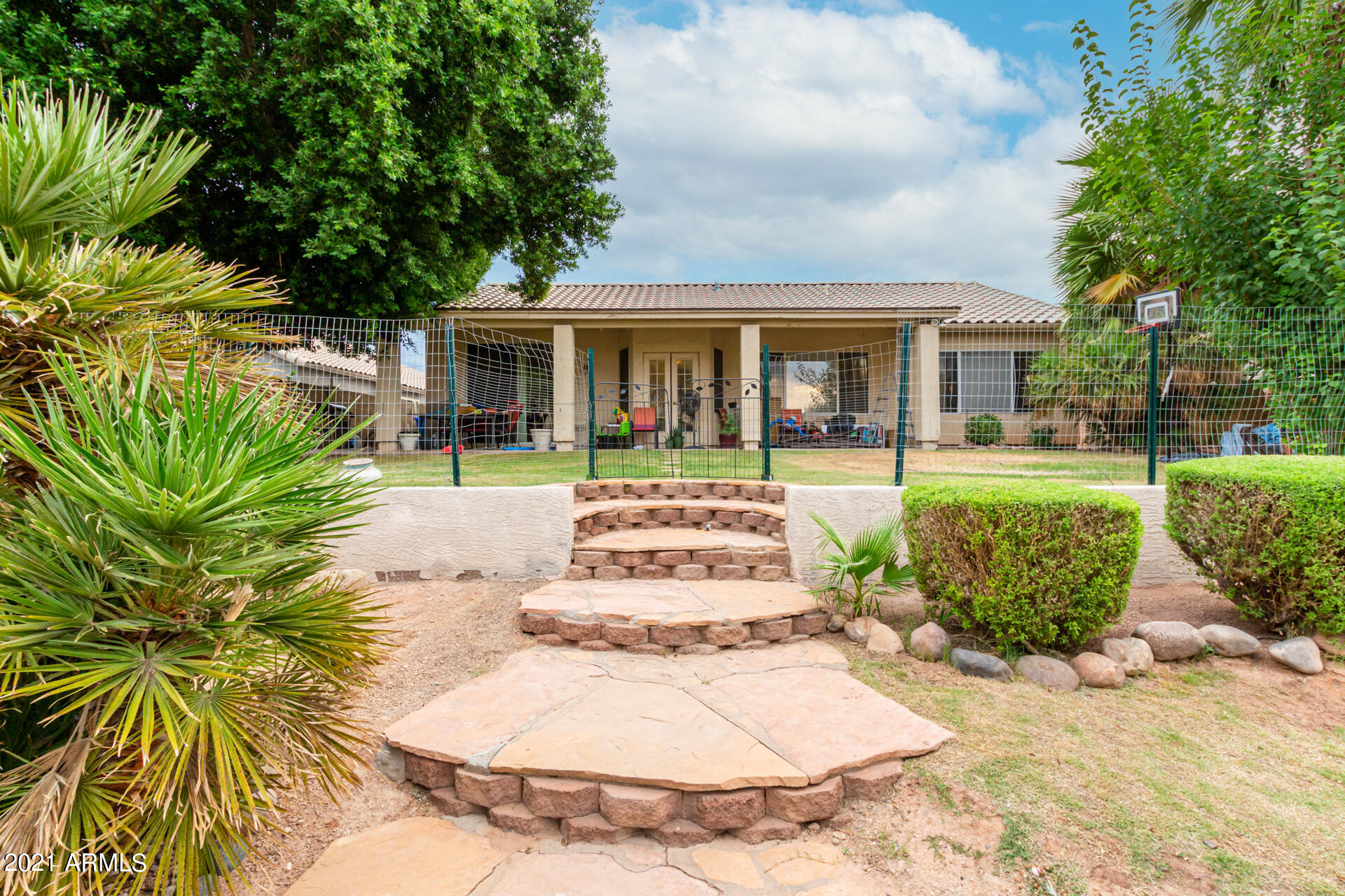 542 S CHOLLA Street