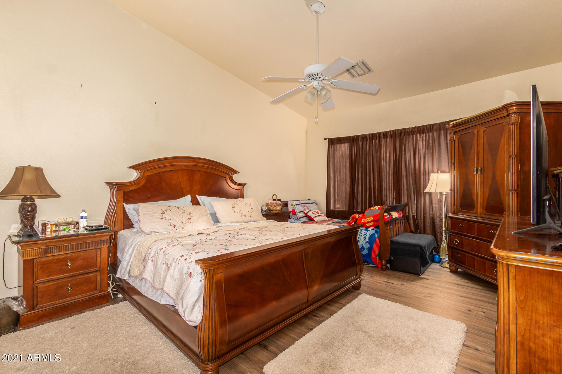 542 S CHOLLA Street