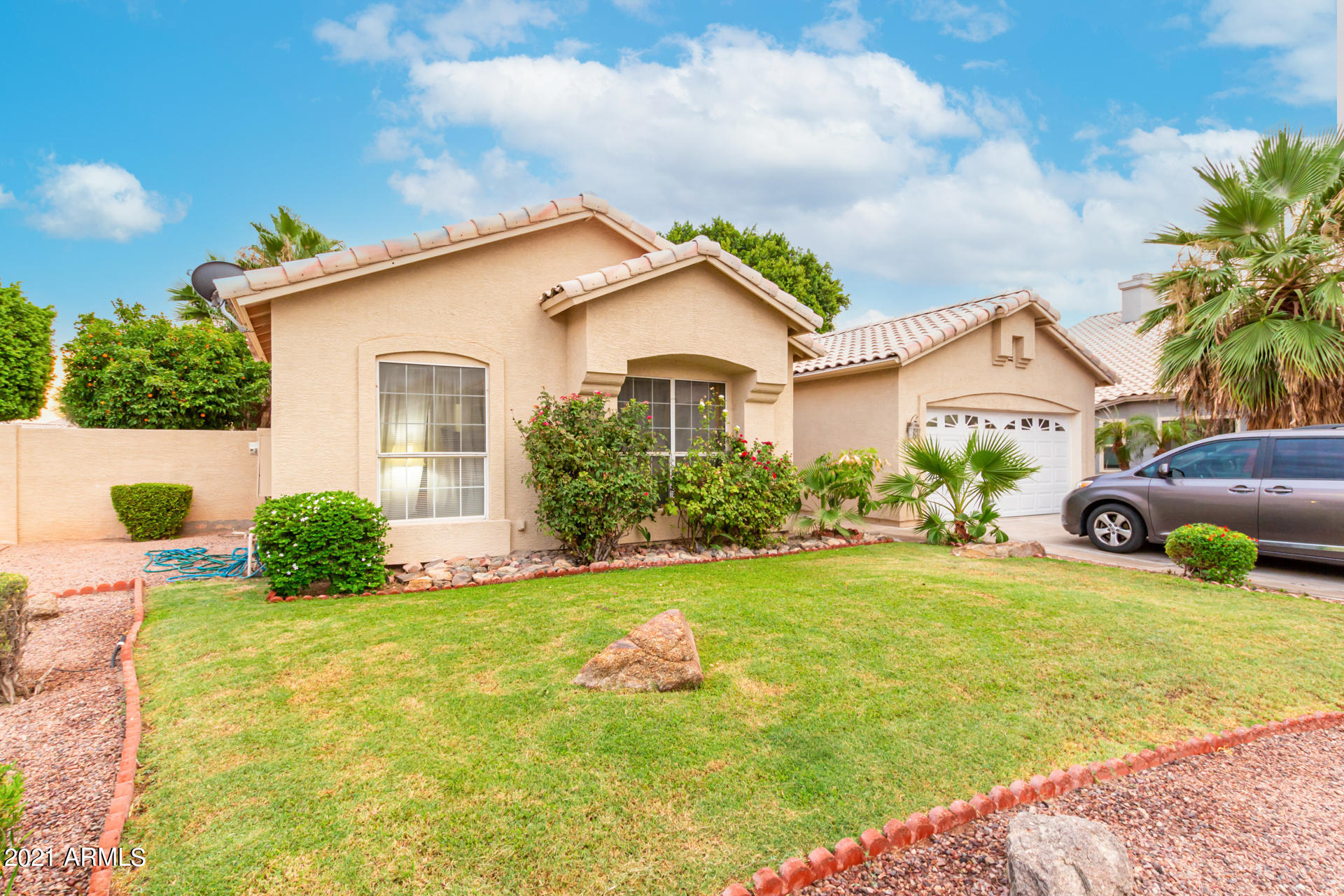 542 S CHOLLA Street