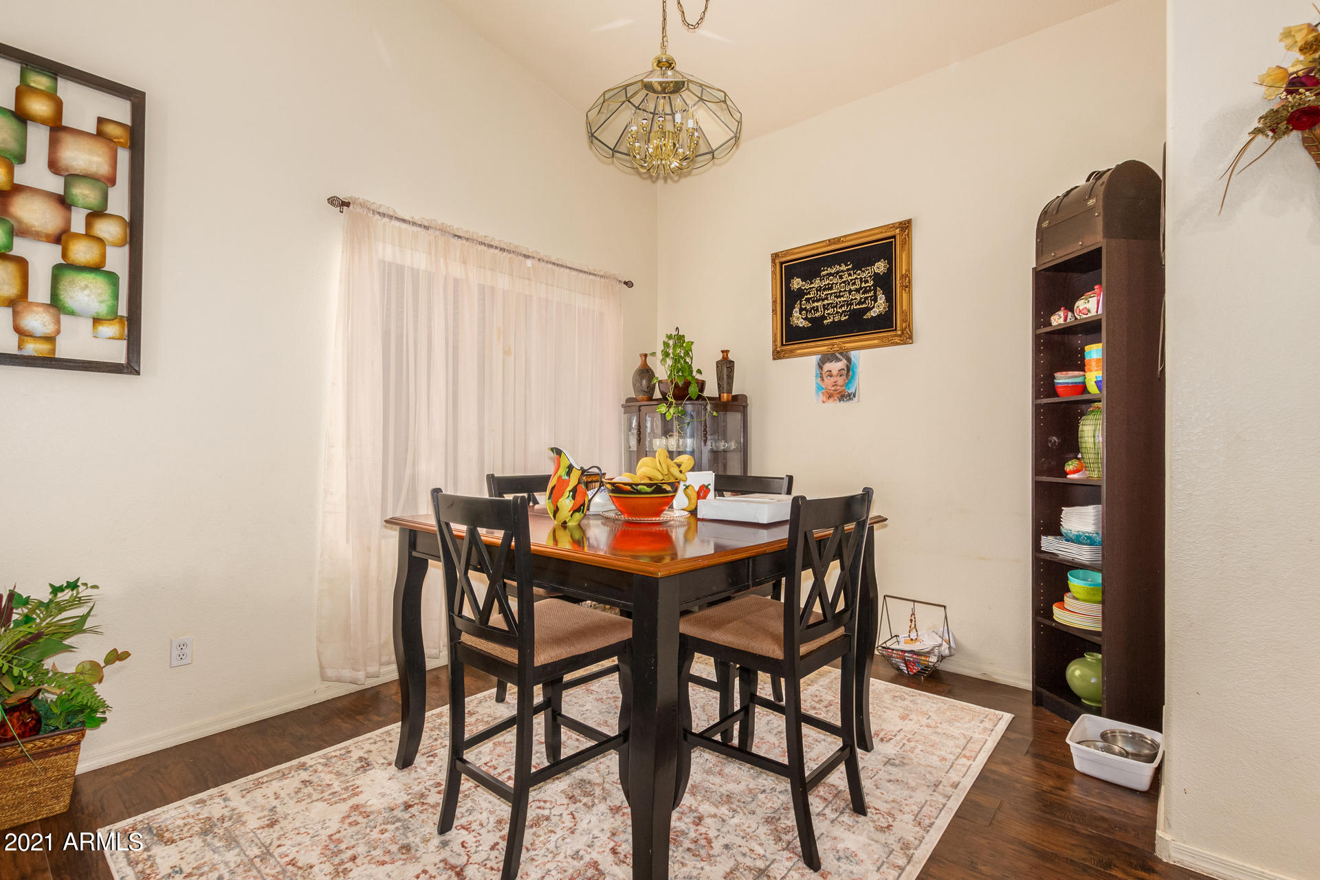 542 S CHOLLA Street