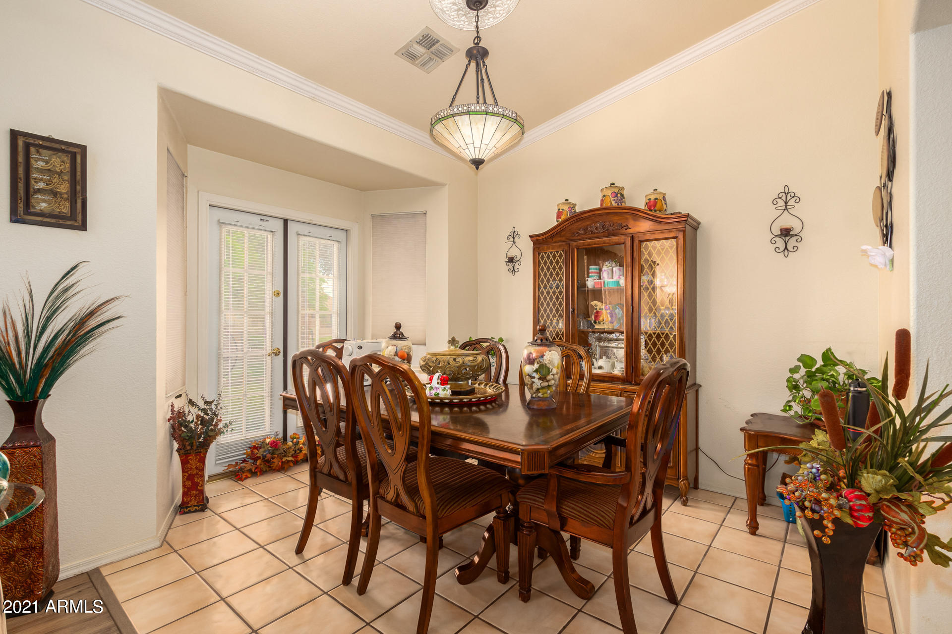 542 S CHOLLA Street