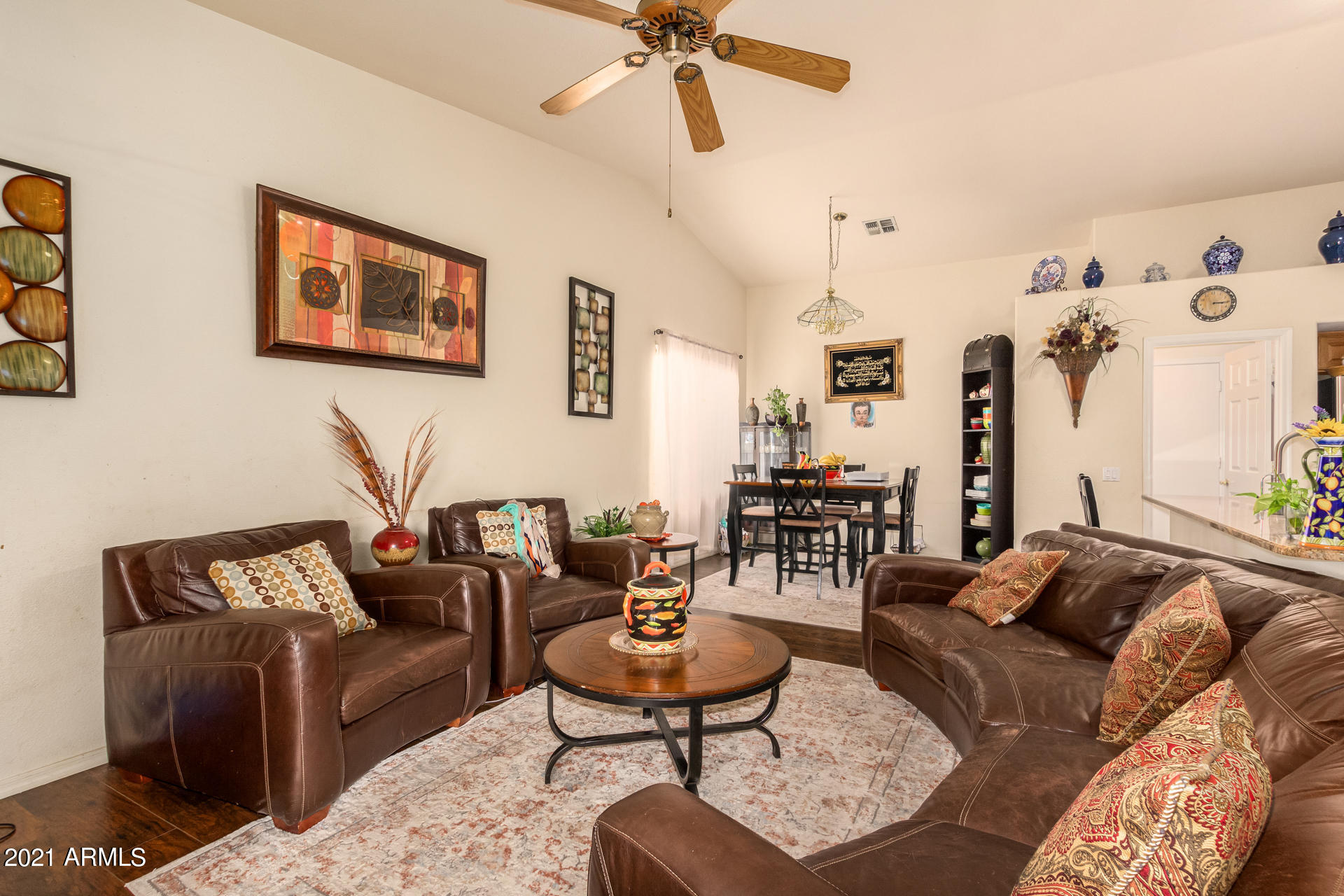 542 S CHOLLA Street