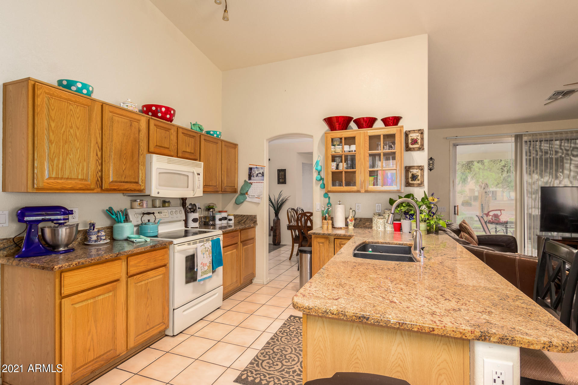 542 S CHOLLA Street