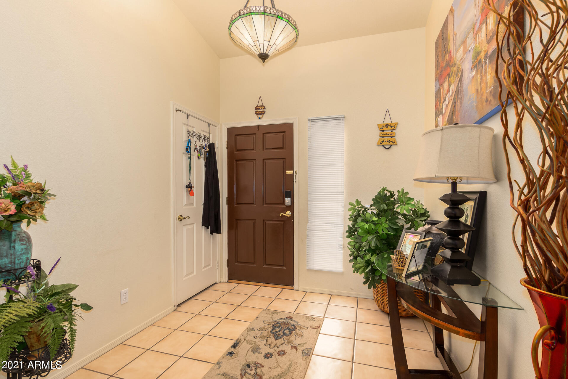 542 S CHOLLA Street