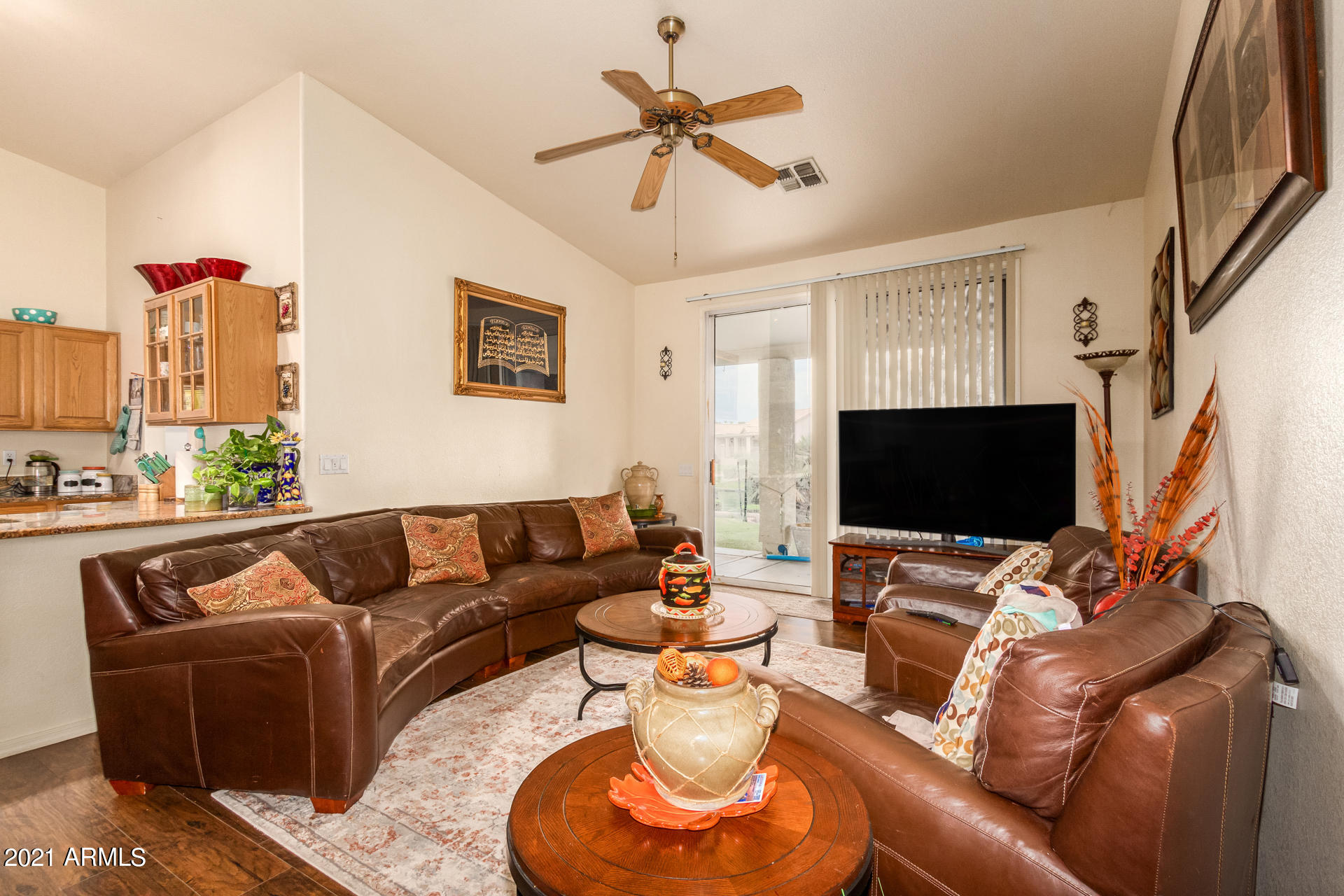542 S CHOLLA Street