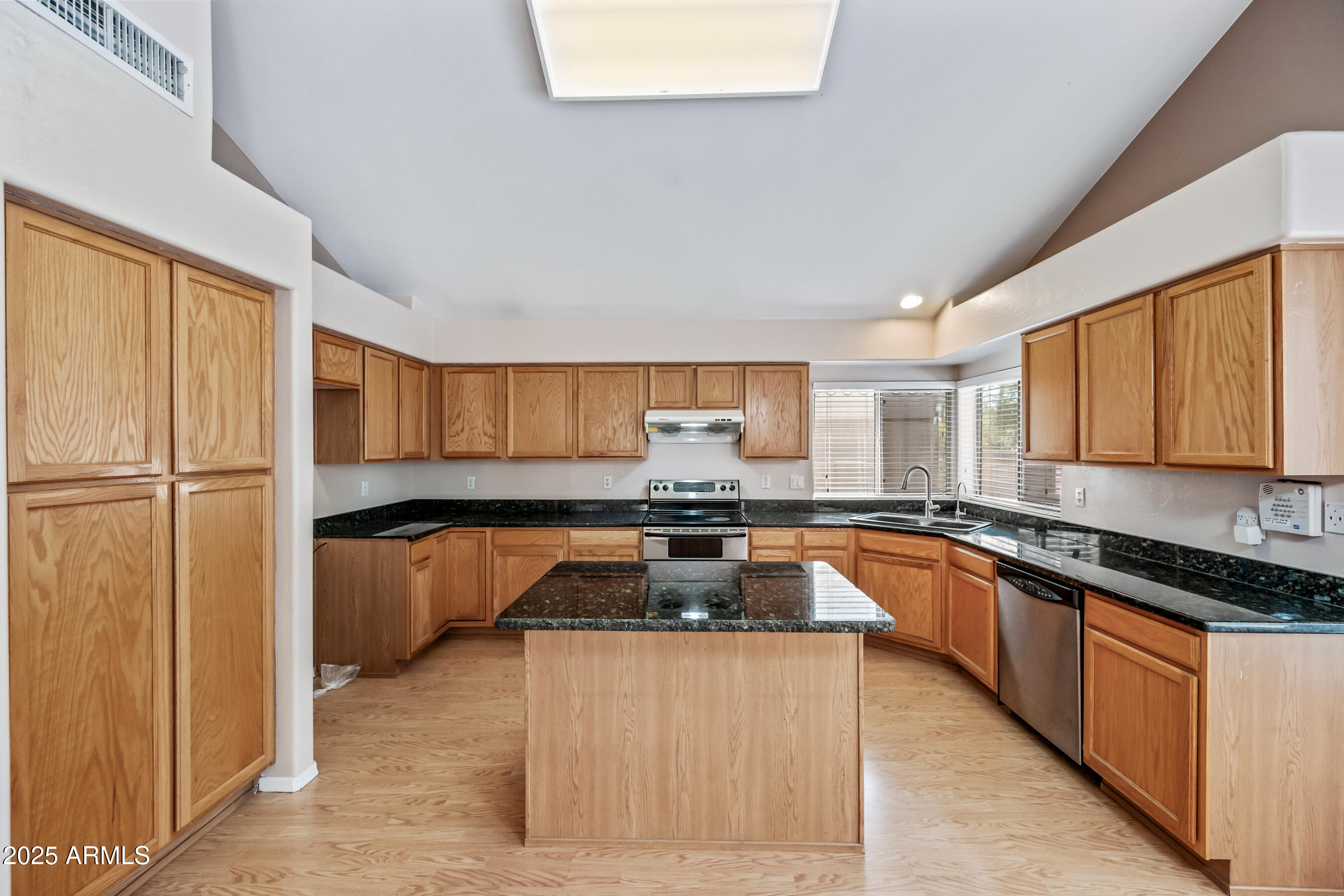 413 W LIBERTY Lane, Gilbert
