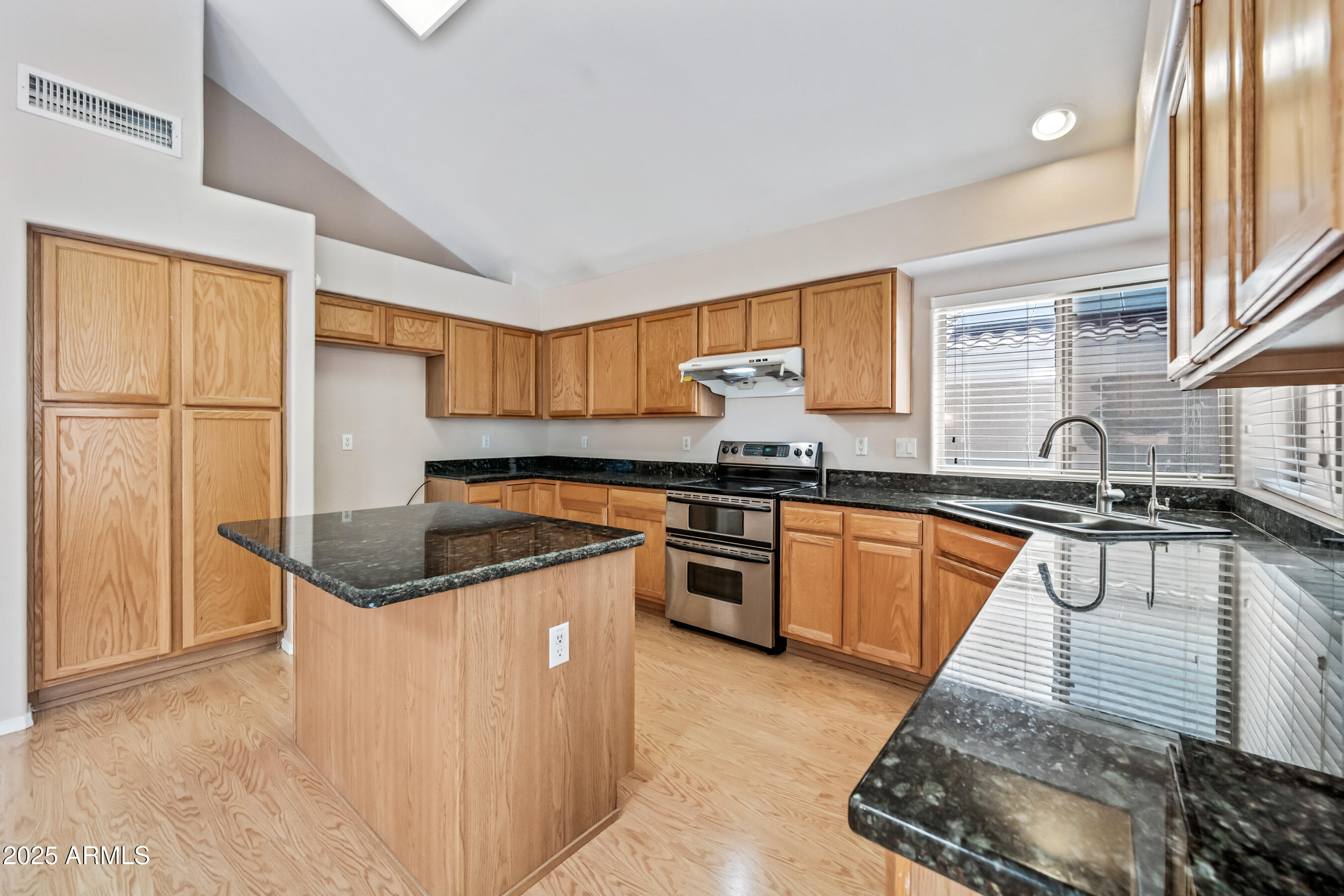 413 W LIBERTY Lane, Gilbert