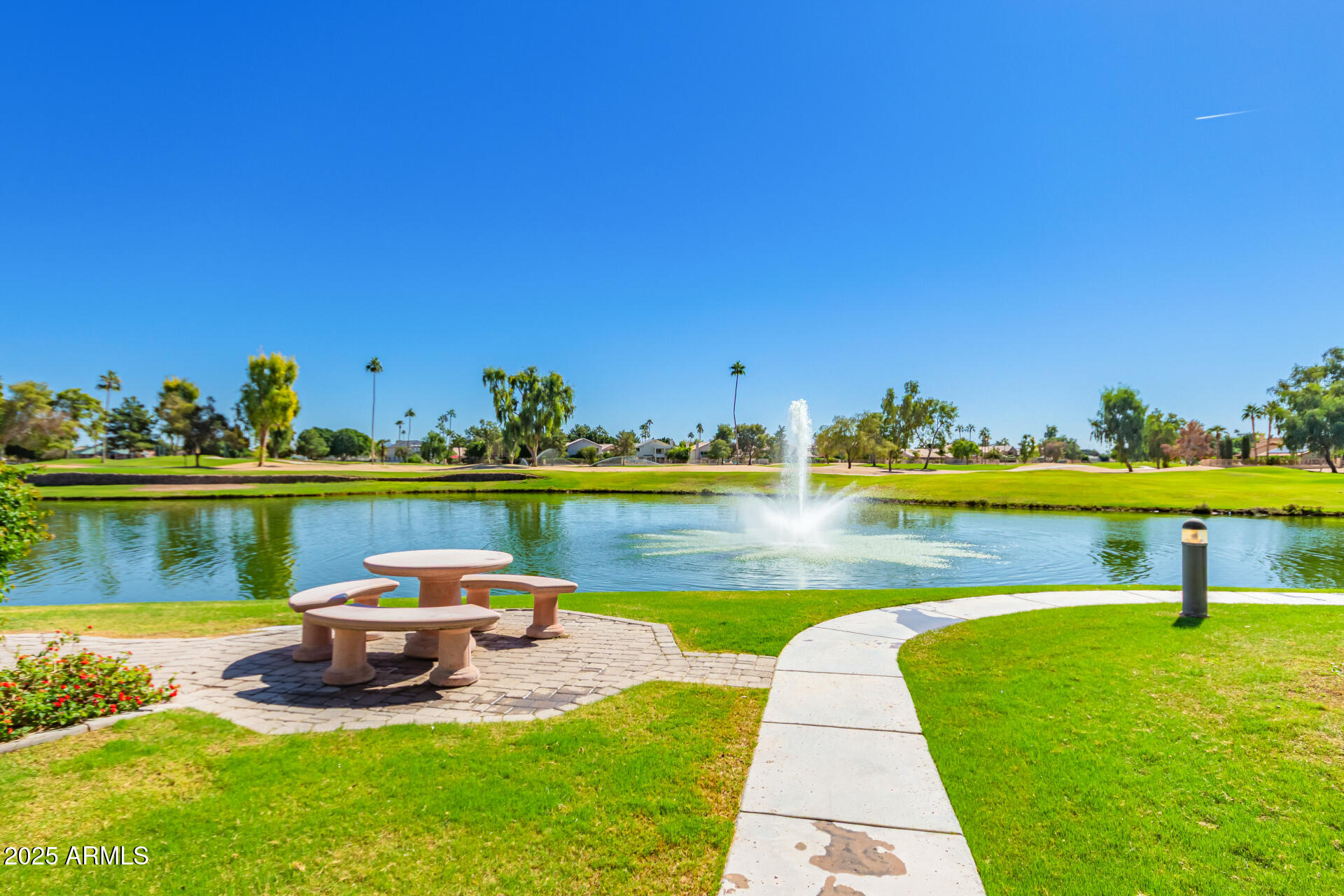 7401 W ARROWHEAD CLUBHOUSE Drive, 2041, Glendale Unit: 2041