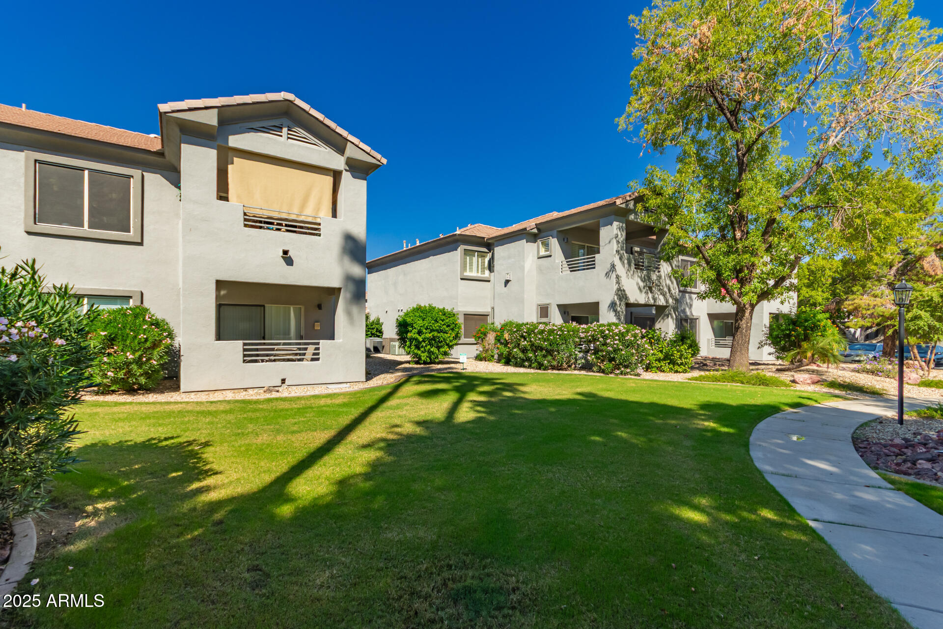 7401 W ARROWHEAD CLUBHOUSE Drive, 2041, Glendale Unit: 2041