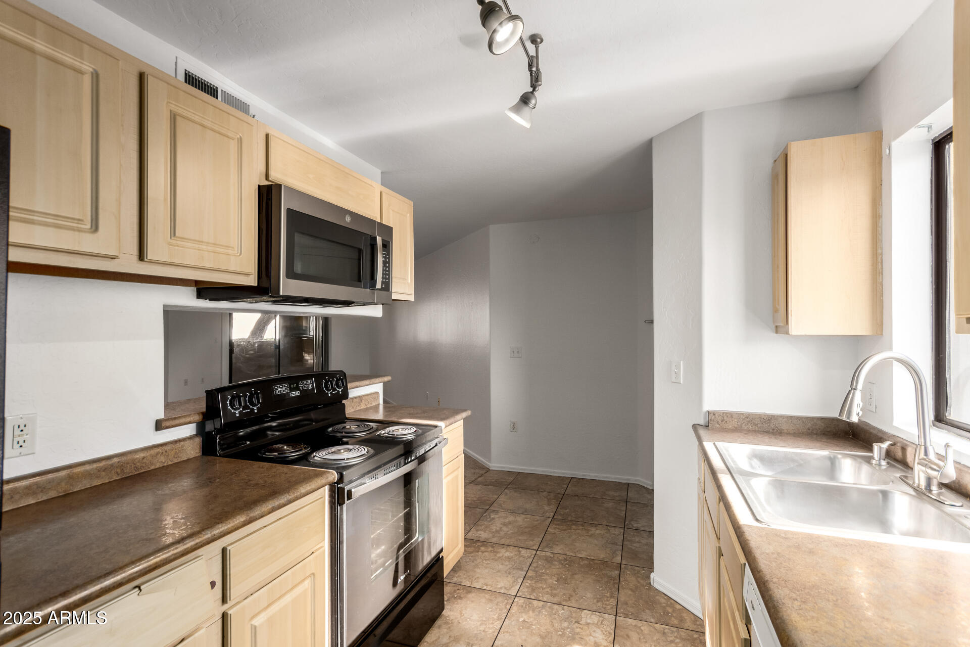 1287 N ALMA SCHOOL Road 182