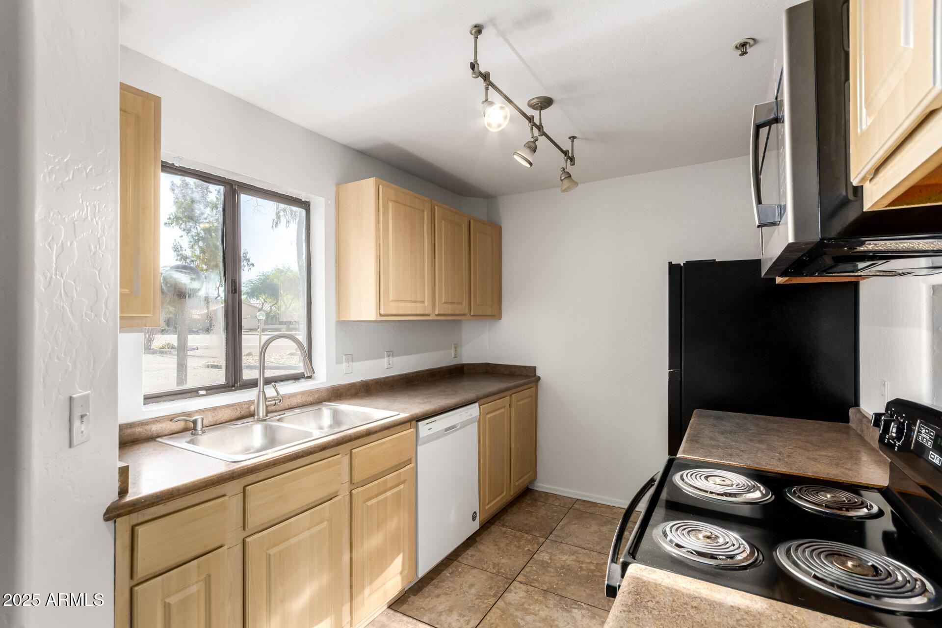 1287 N ALMA SCHOOL Road 182