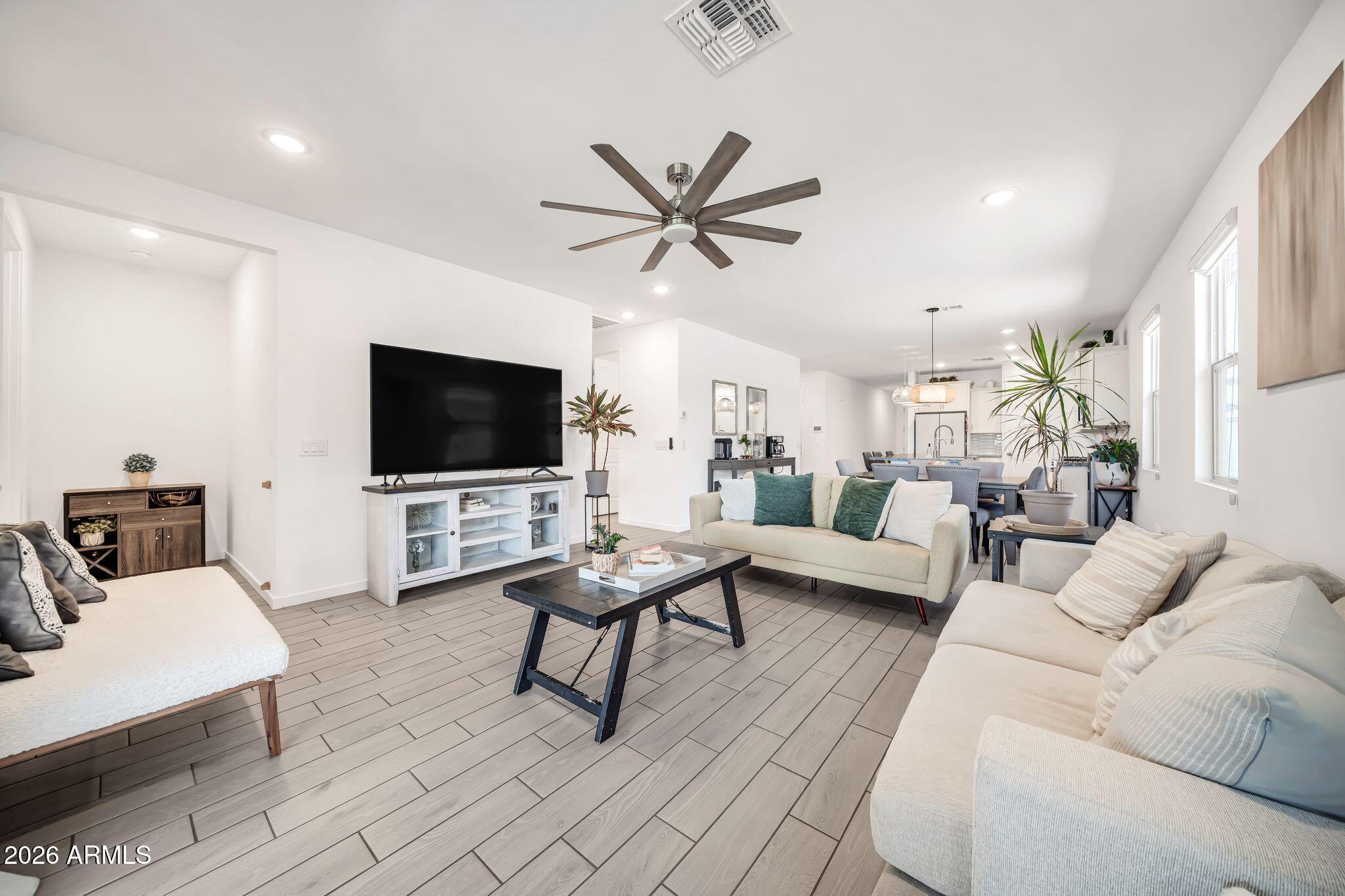 6838 W BETH Drive