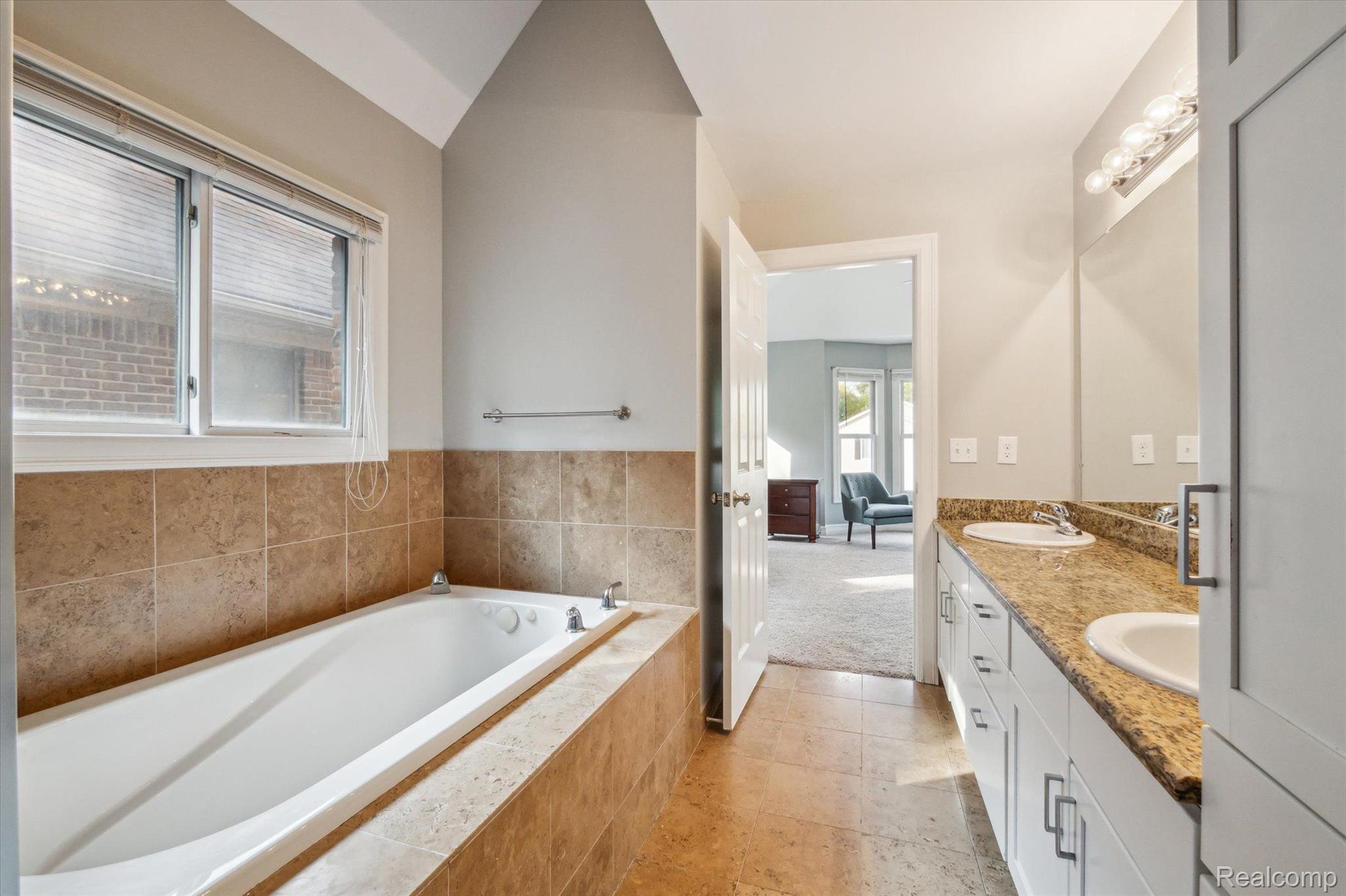 728 Detroit Avenue
