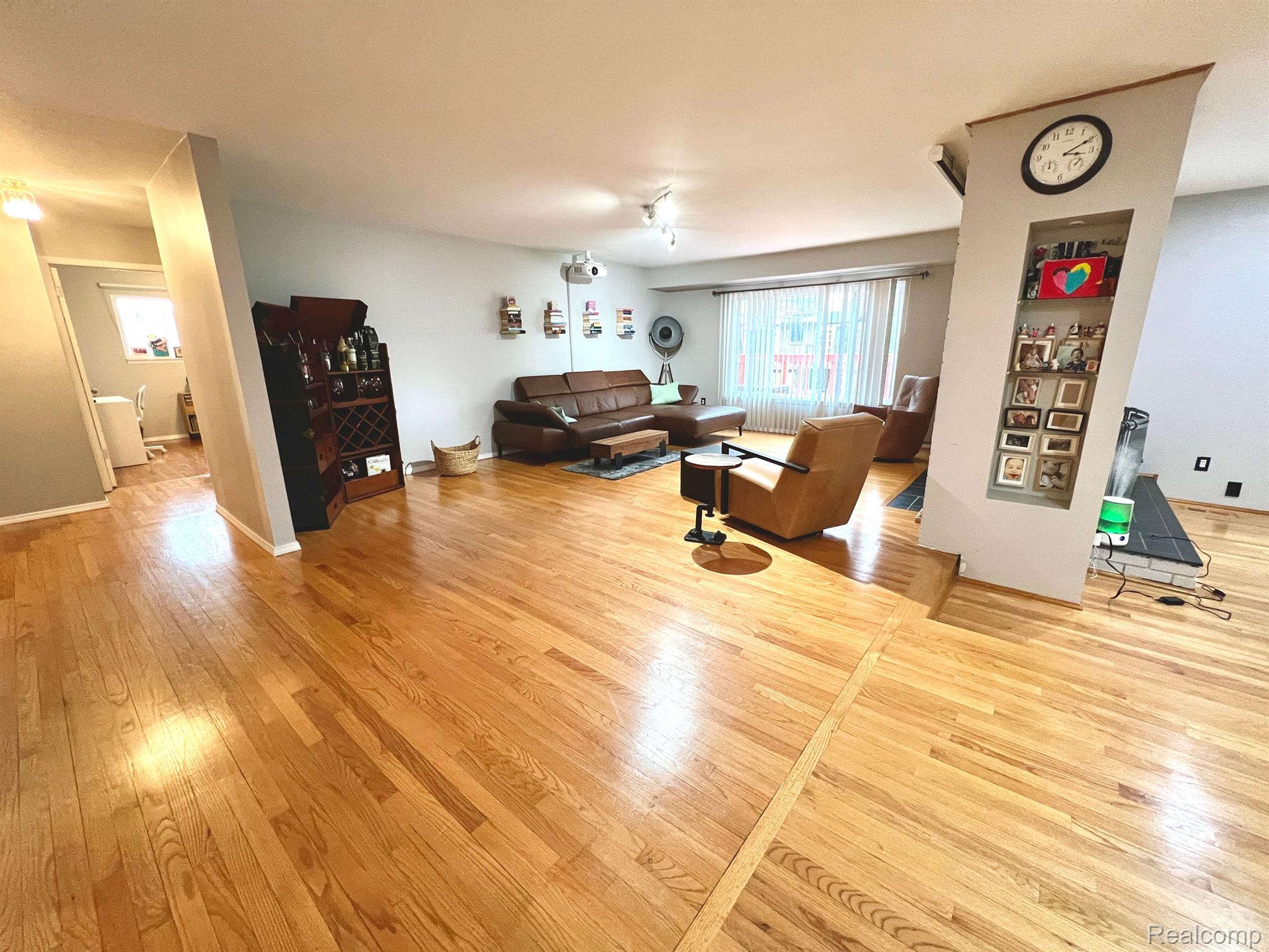 2090 Jeffrey Drive