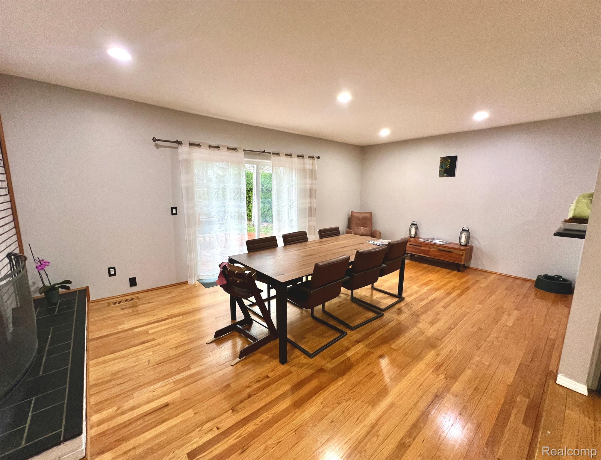 2090 Jeffrey Drive