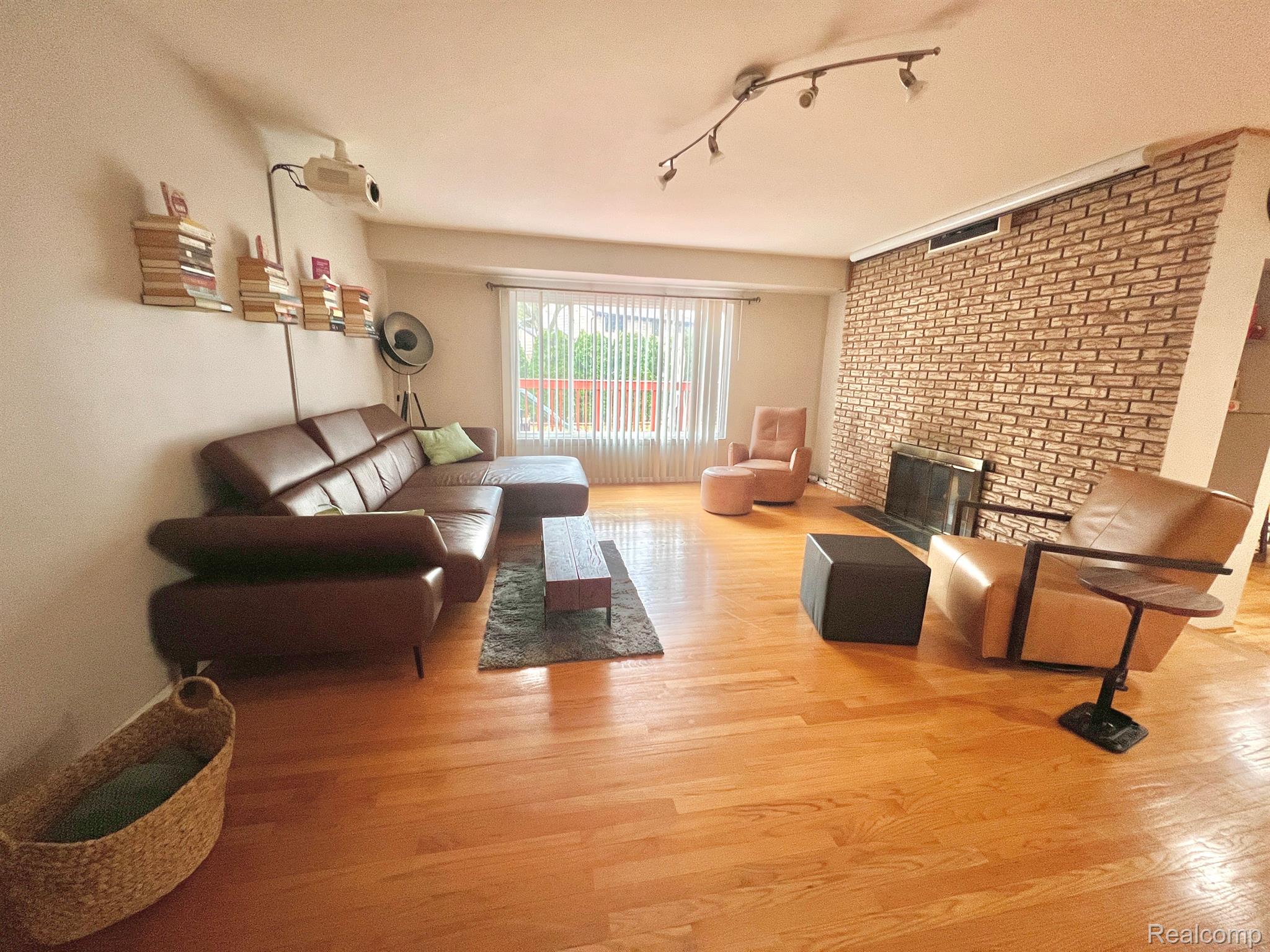 2090 Jeffrey Drive