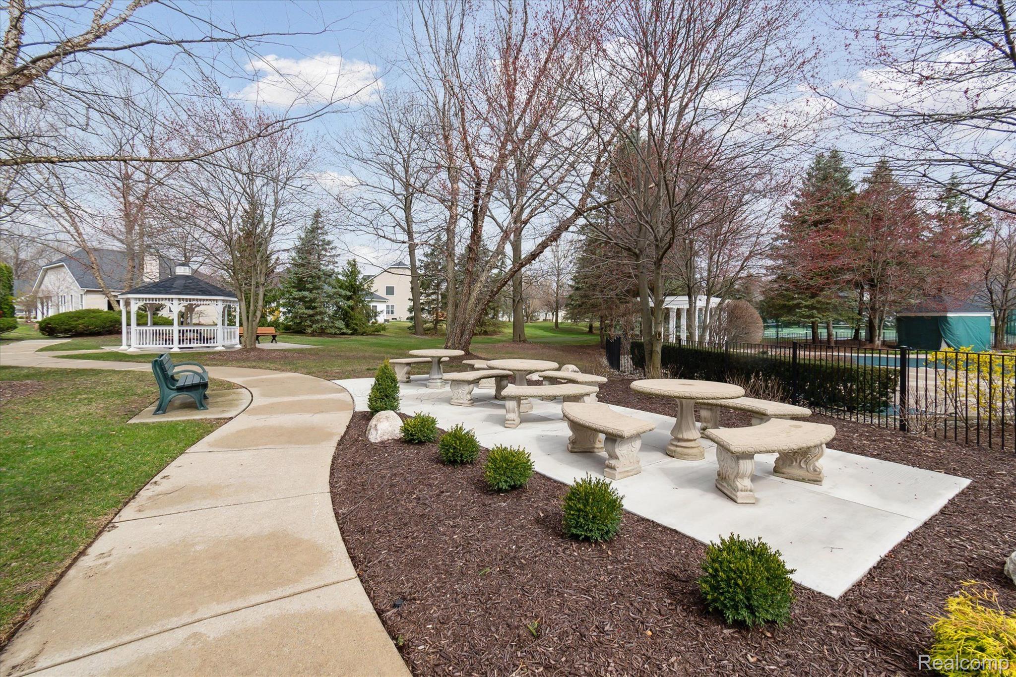 3818 Hillsdale Drive