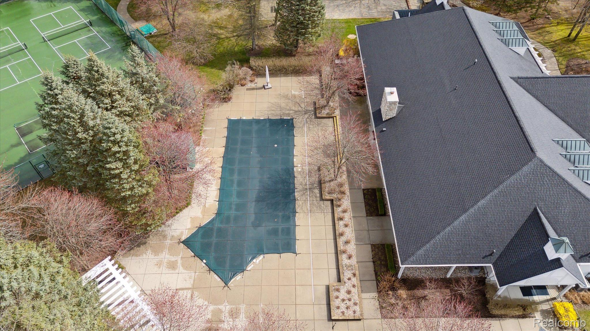 3818 Hillsdale Drive