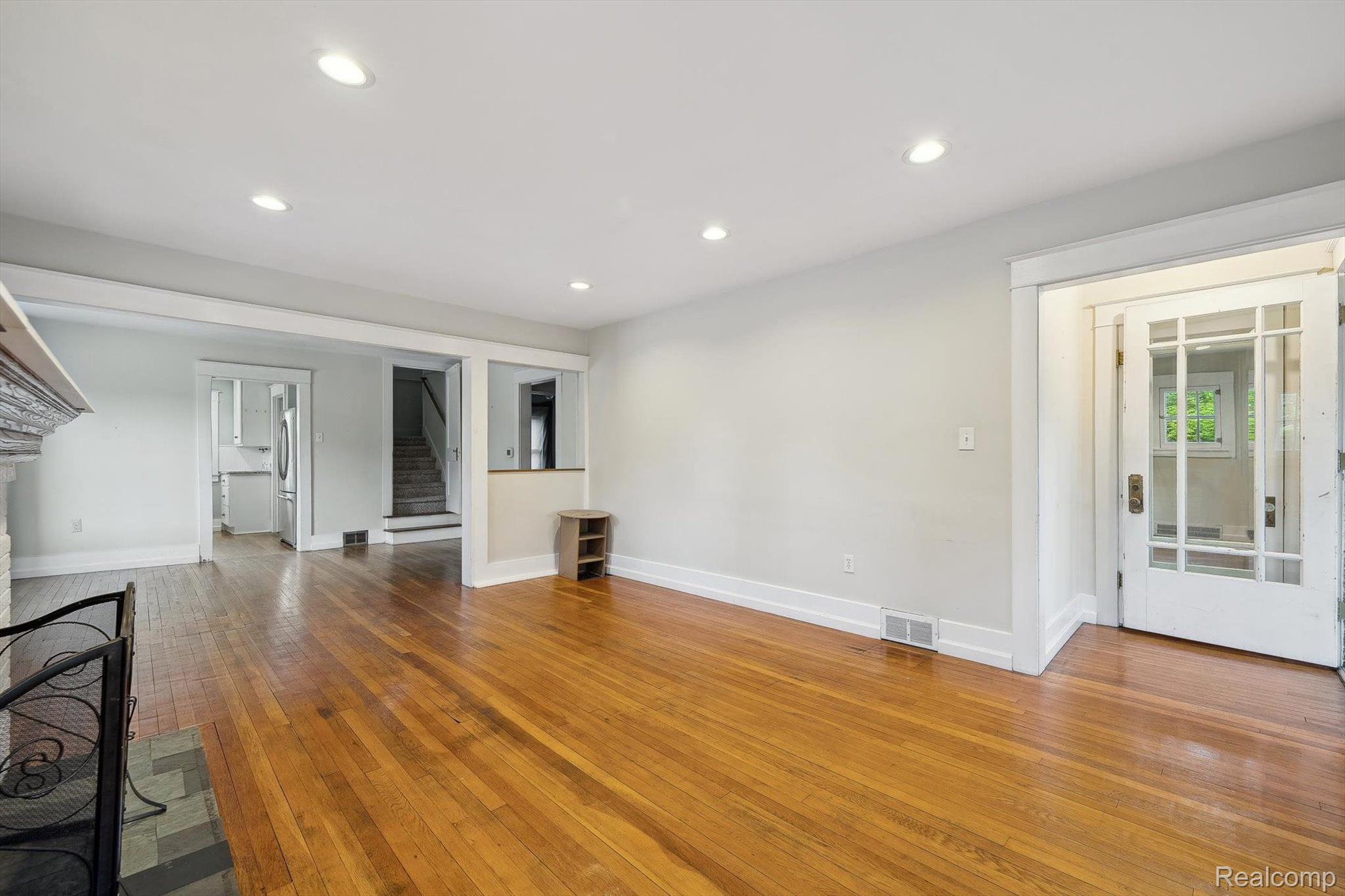 601 S Kenwood Avenue