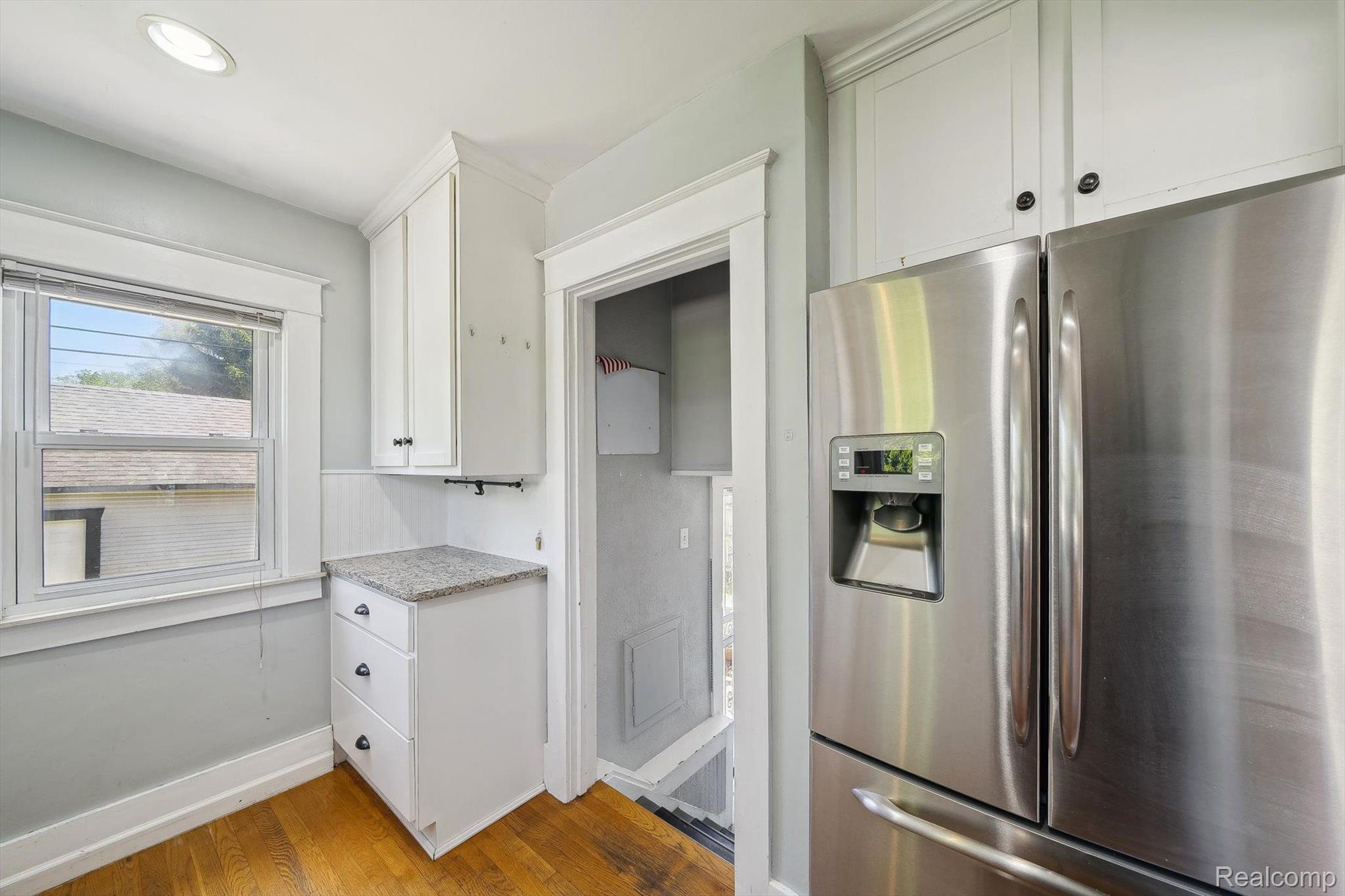 601 S Kenwood Avenue