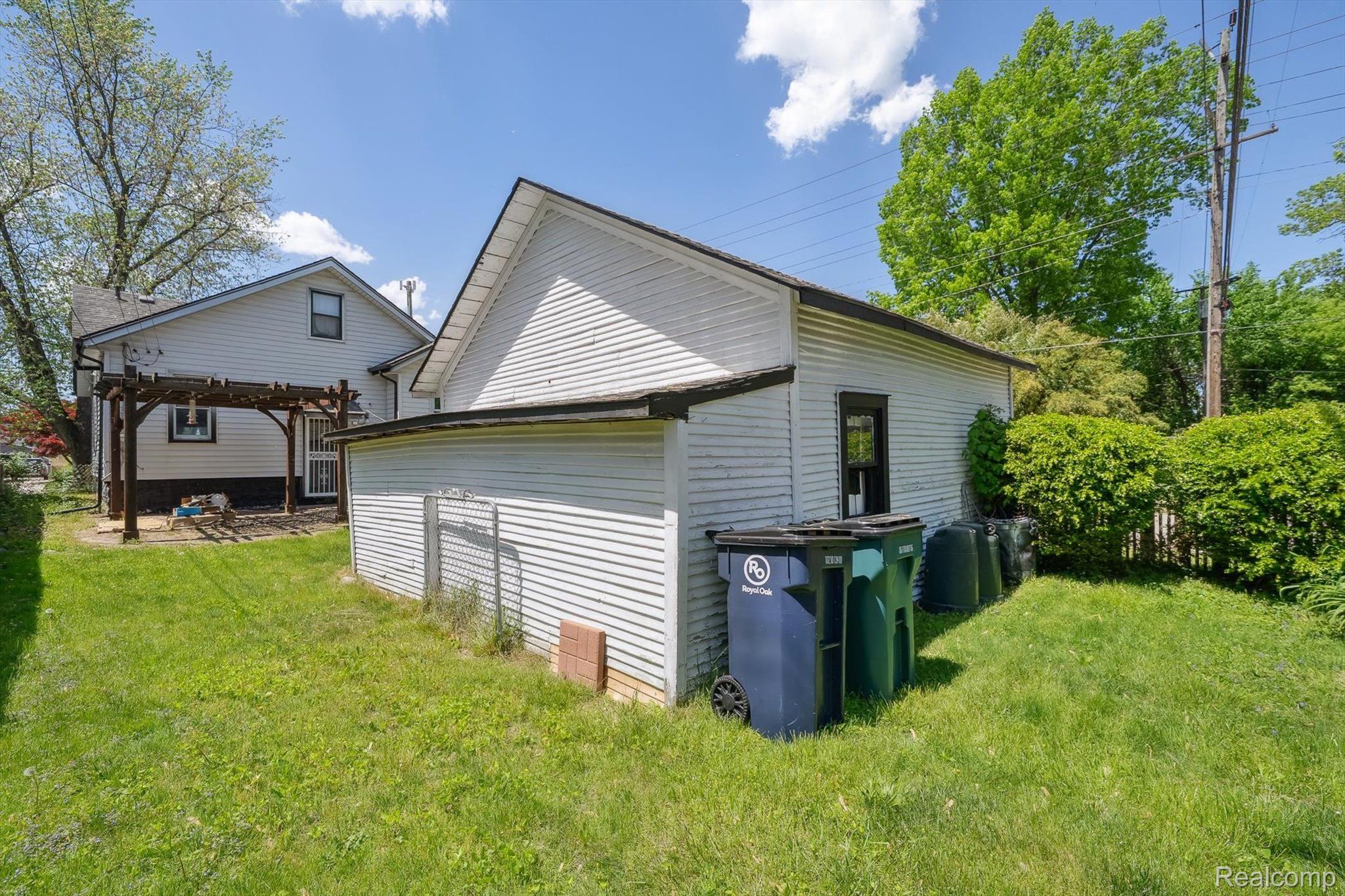 601 S Kenwood Avenue