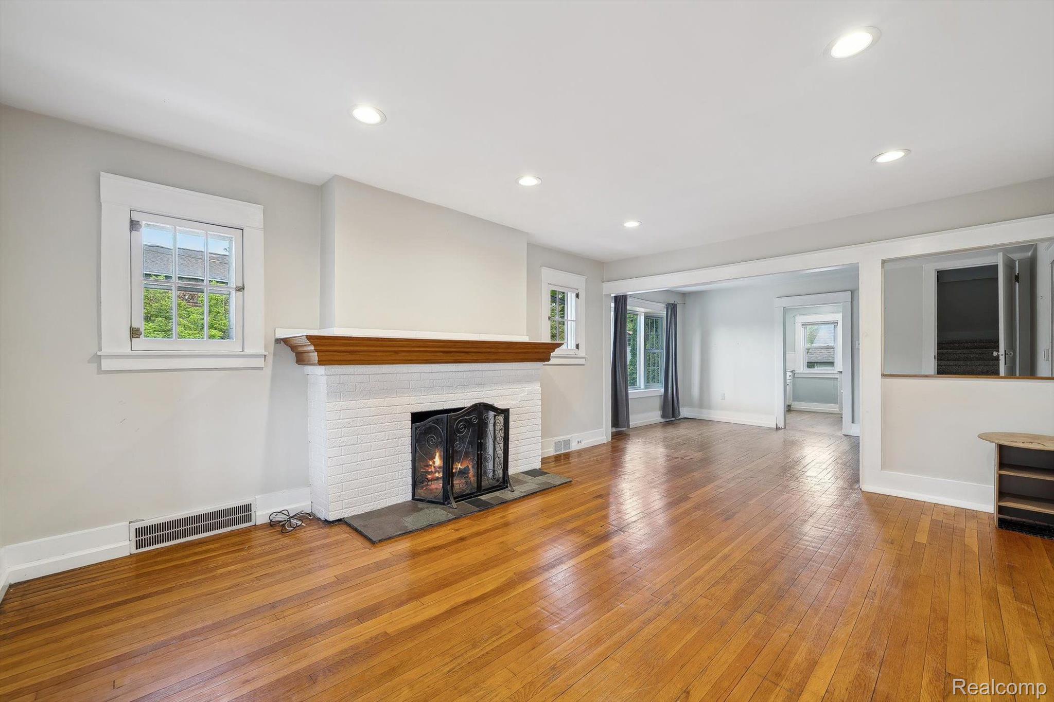 601 S Kenwood Avenue