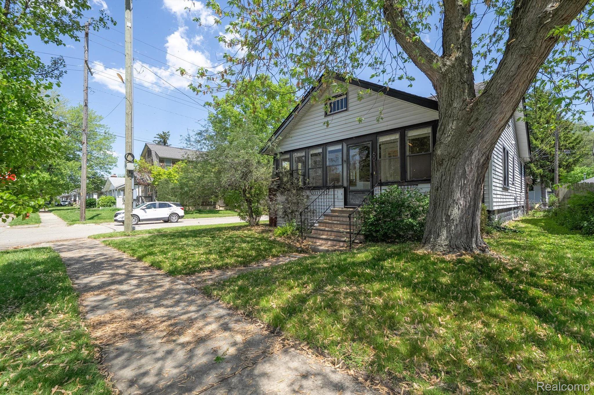 601 S Kenwood Avenue