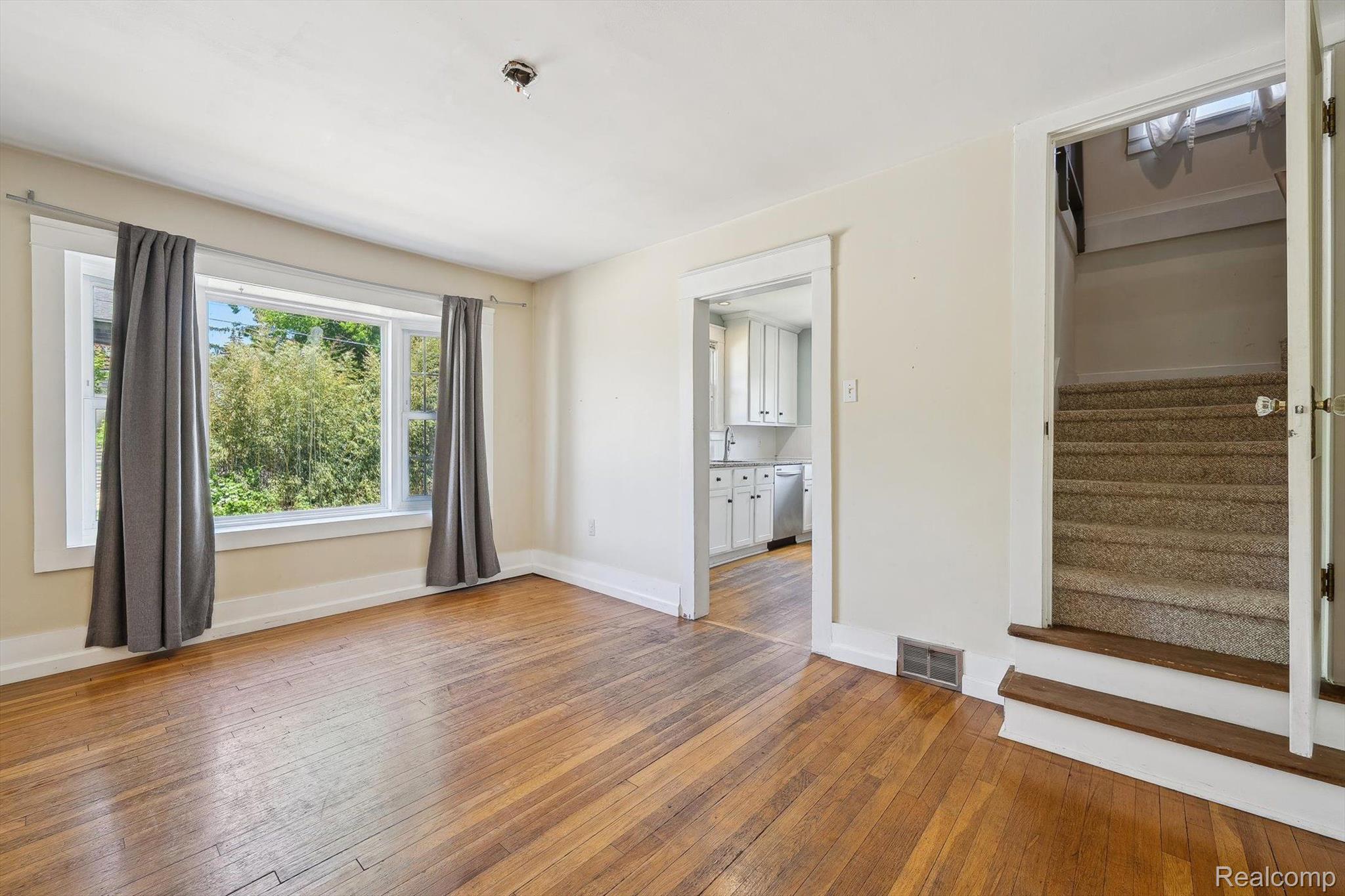 601 S Kenwood Avenue