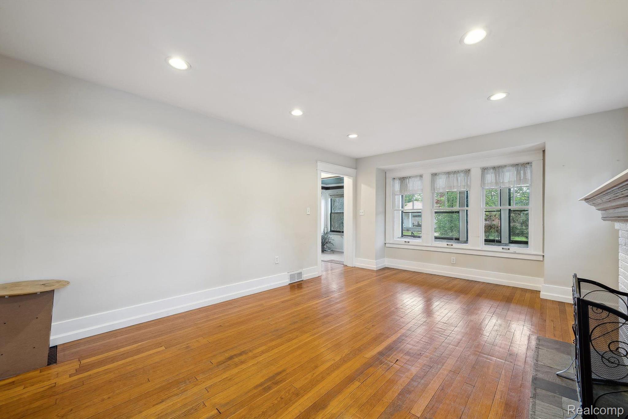 601 S Kenwood Avenue