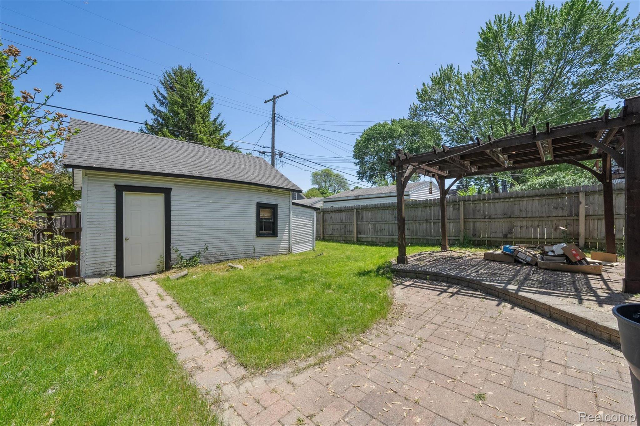 601 S Kenwood Avenue