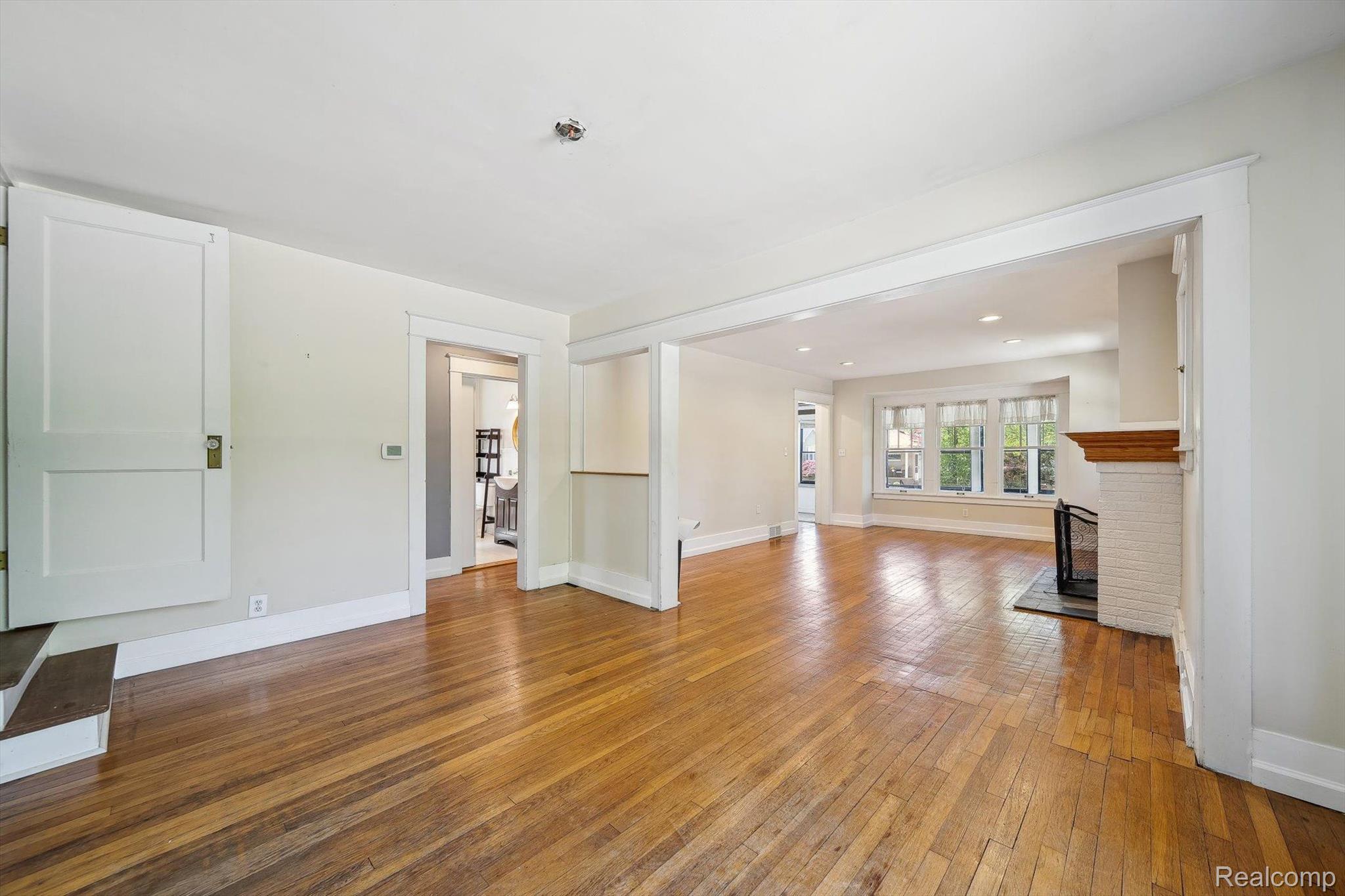 601 S Kenwood Avenue