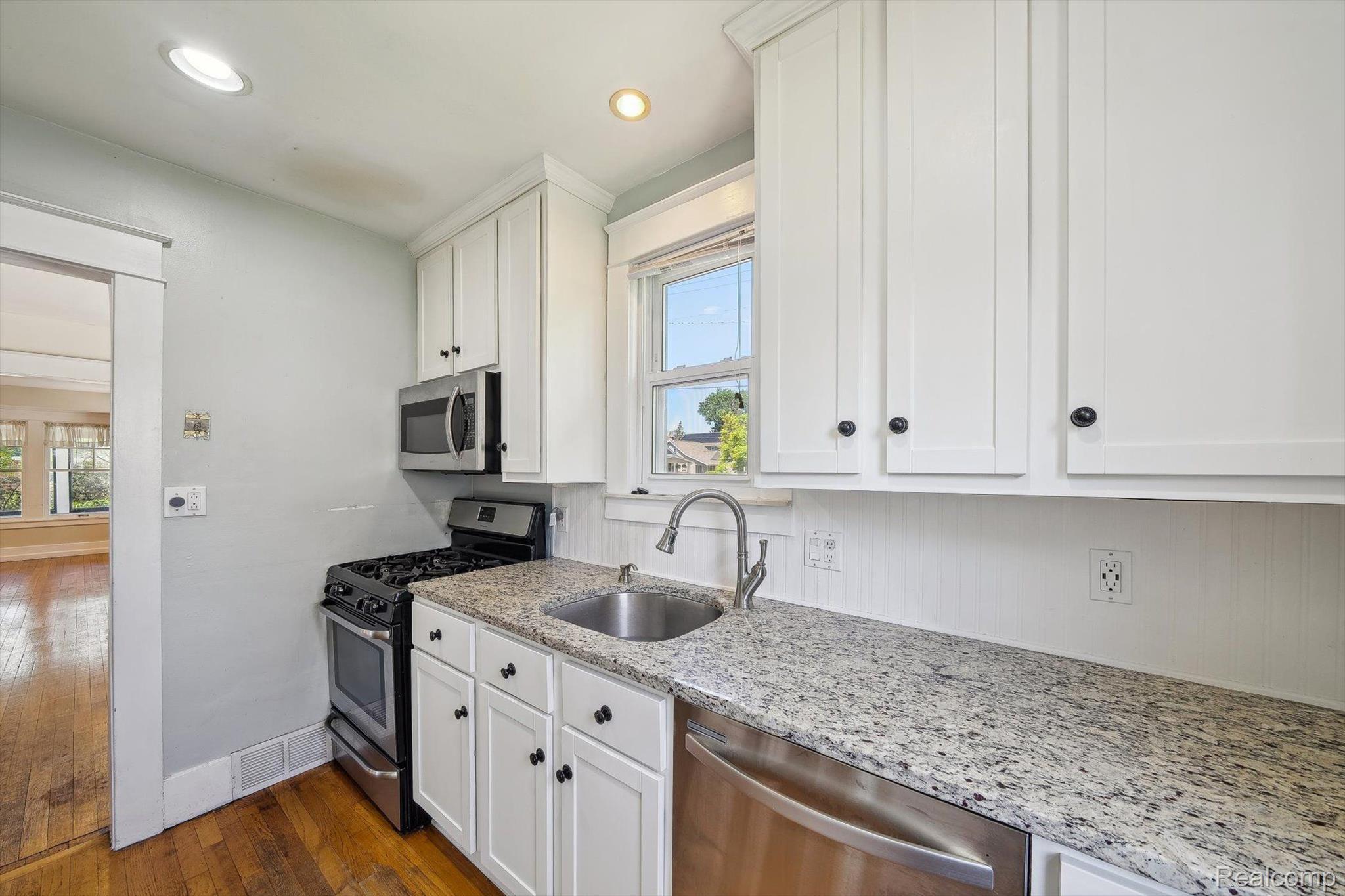 601 S Kenwood Avenue