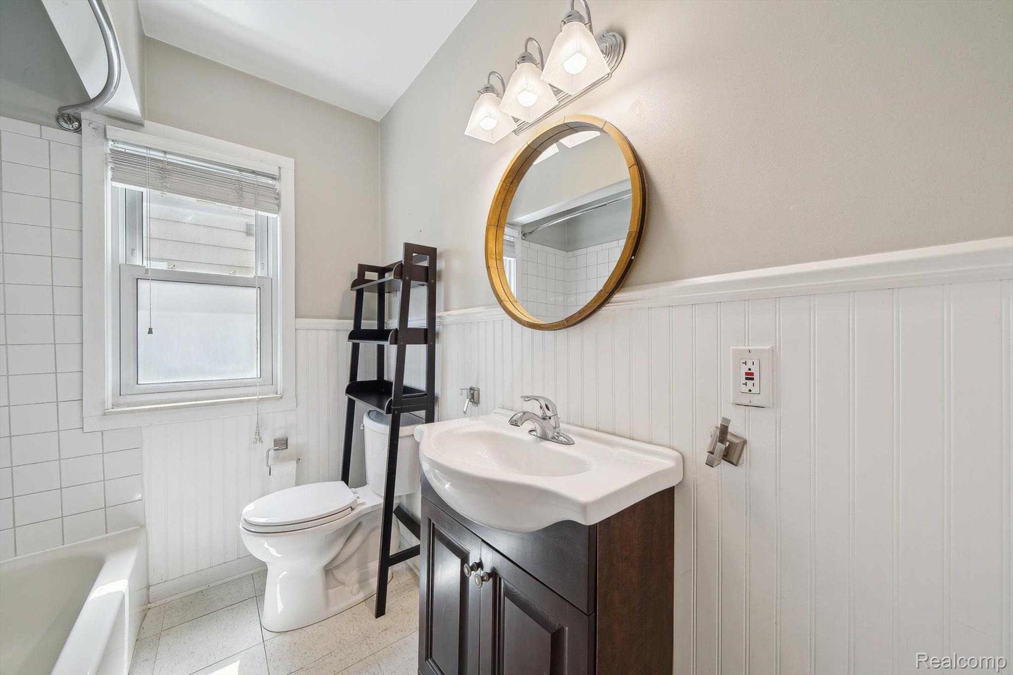 601 S Kenwood Avenue