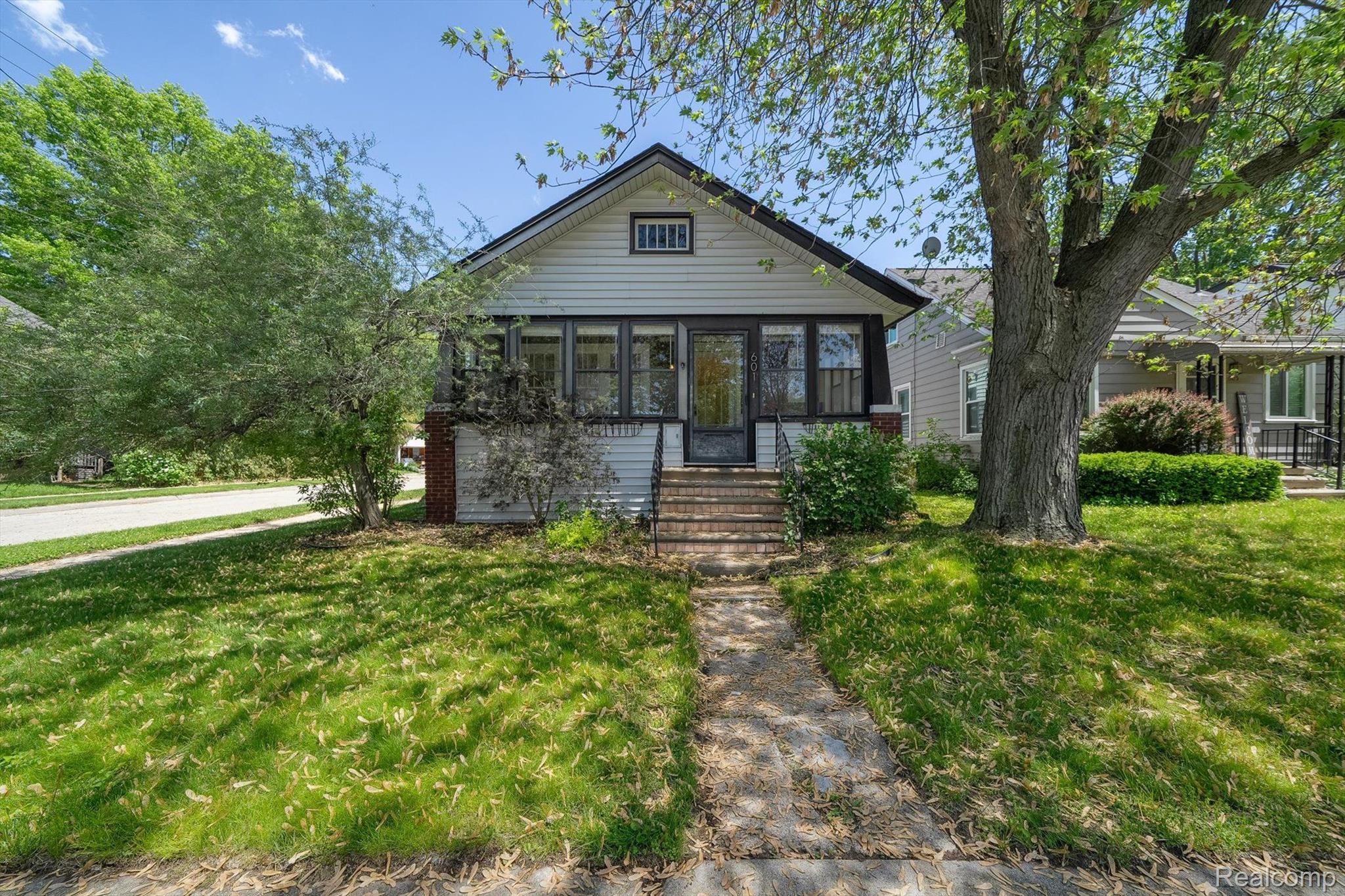 601 S Kenwood Avenue