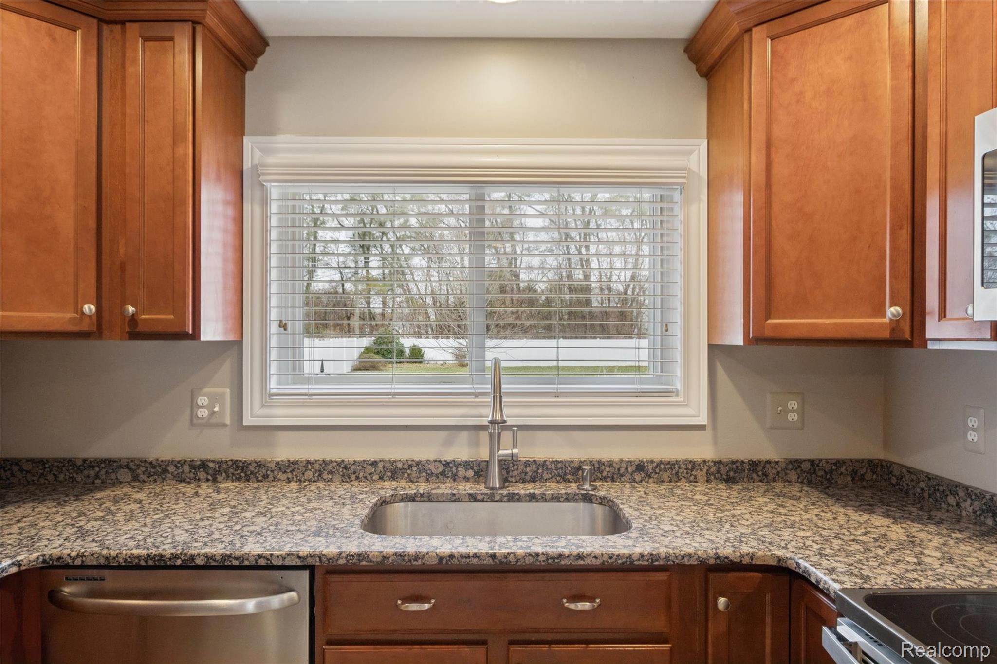 45567 Gable Inn Street