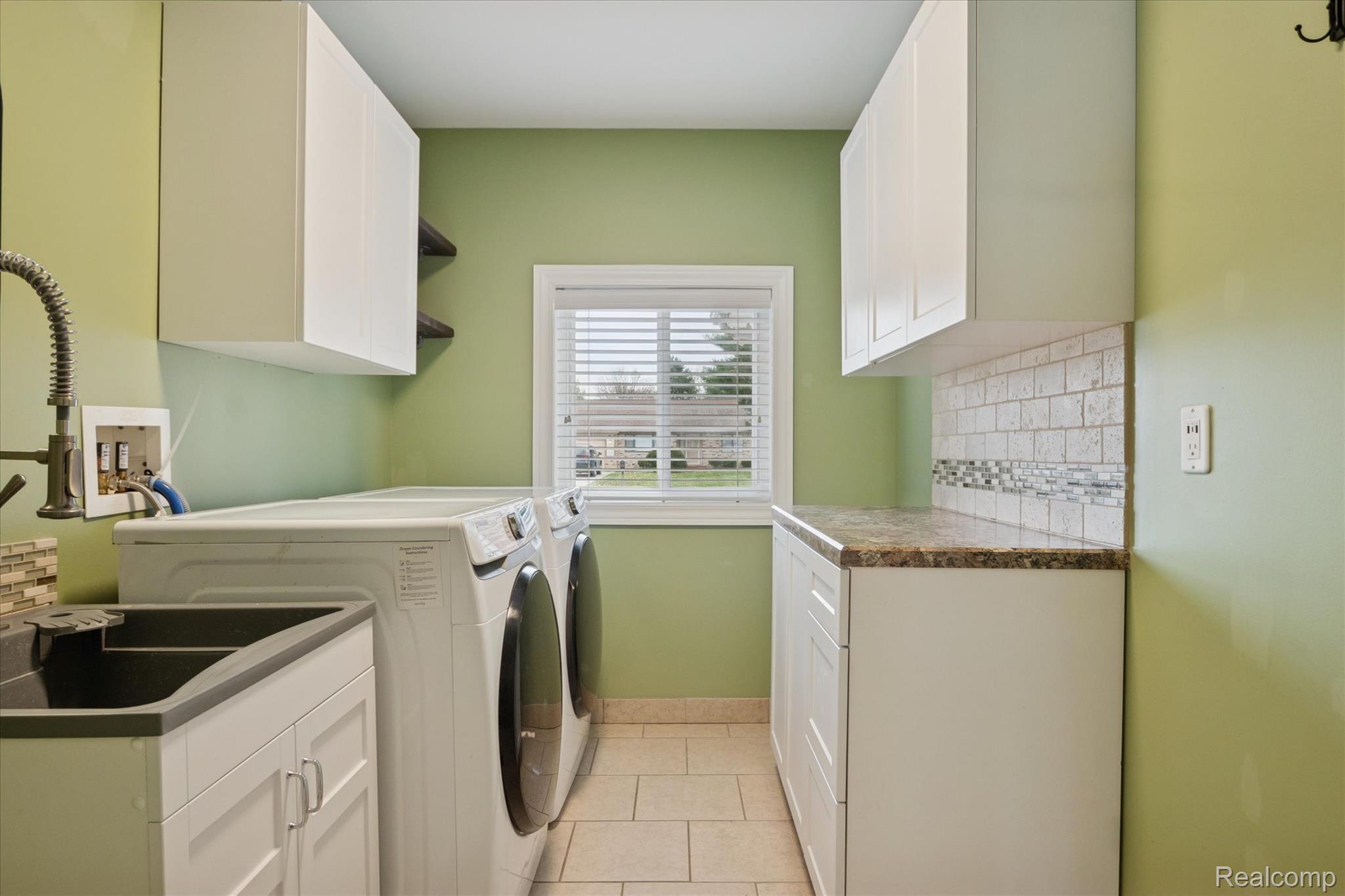 45567 Gable Inn Street