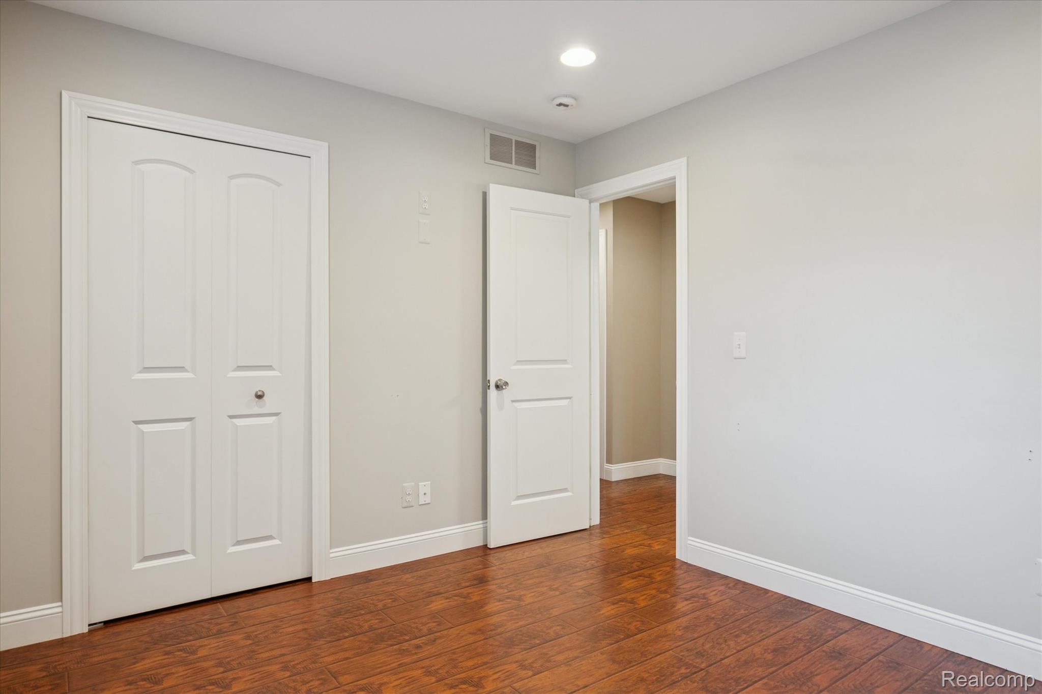 45567 Gable Inn Street