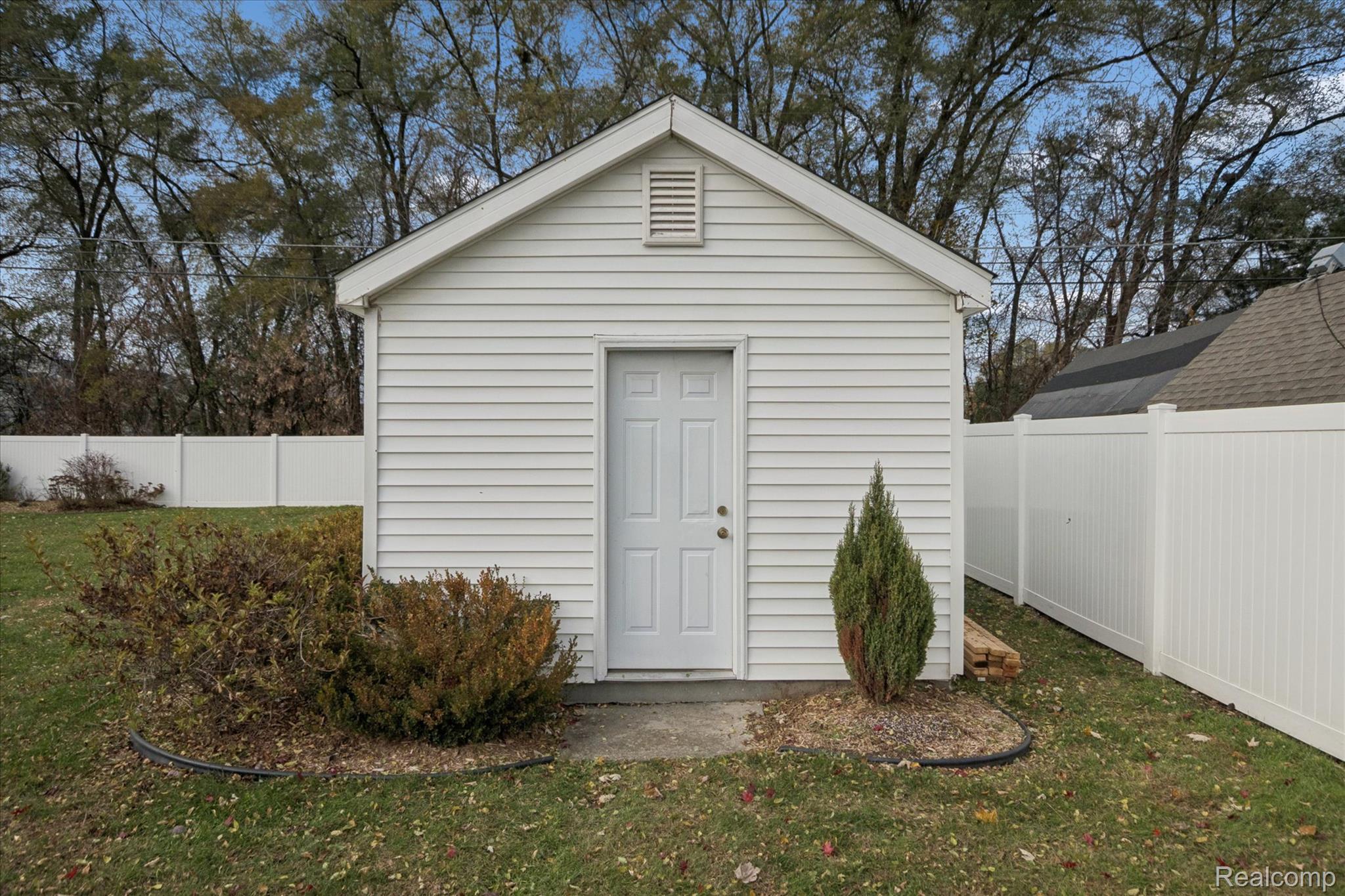 45567 Gable Inn Street