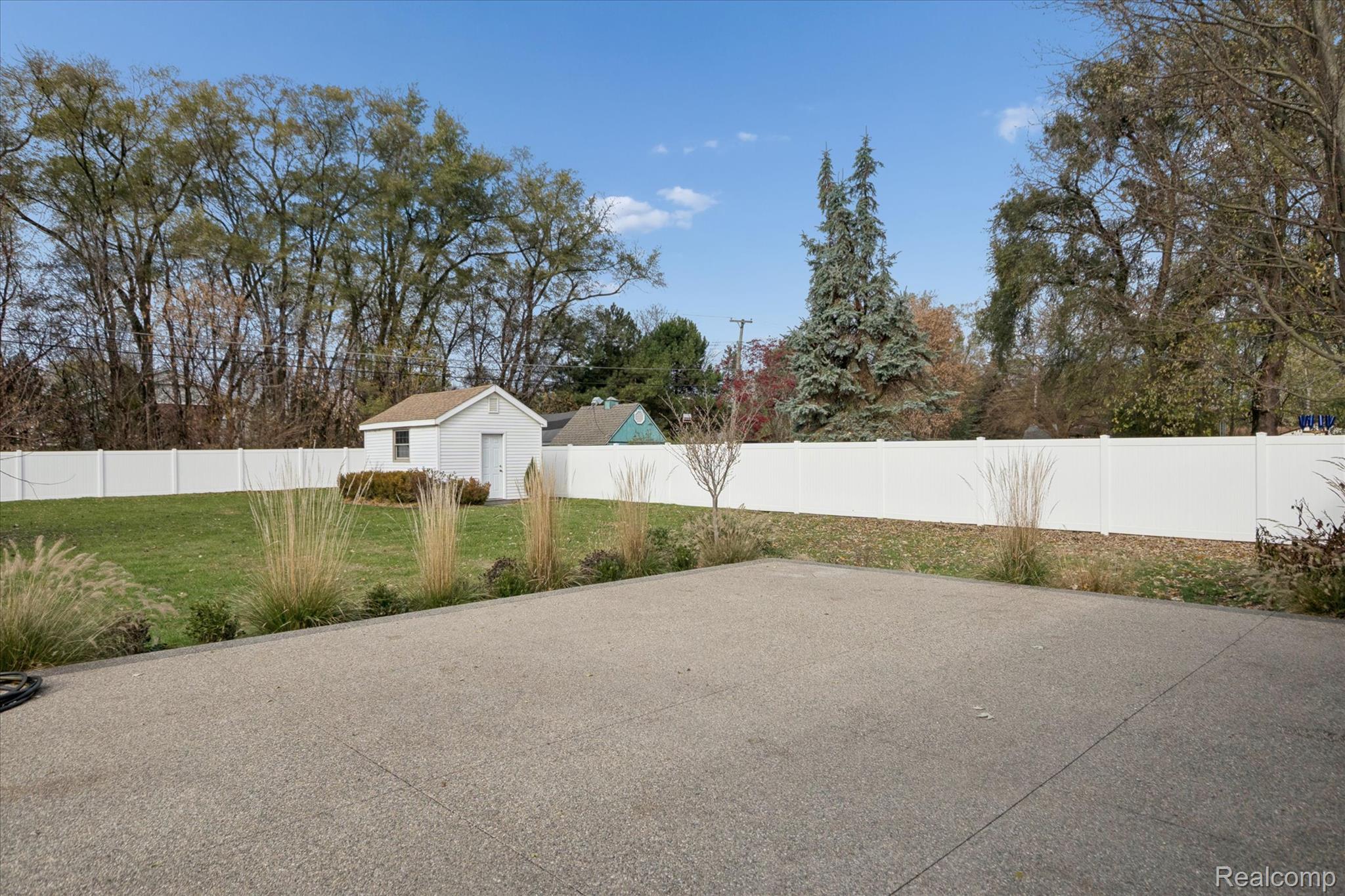 45567 Gable Inn Street