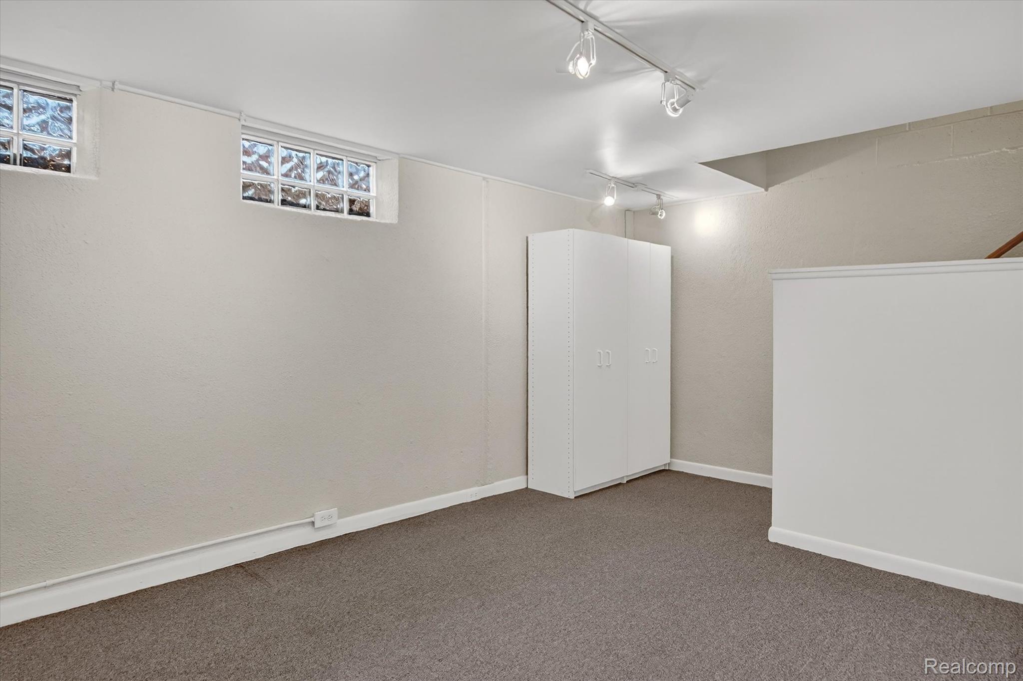 1043 N Old Woodward Avenue 2