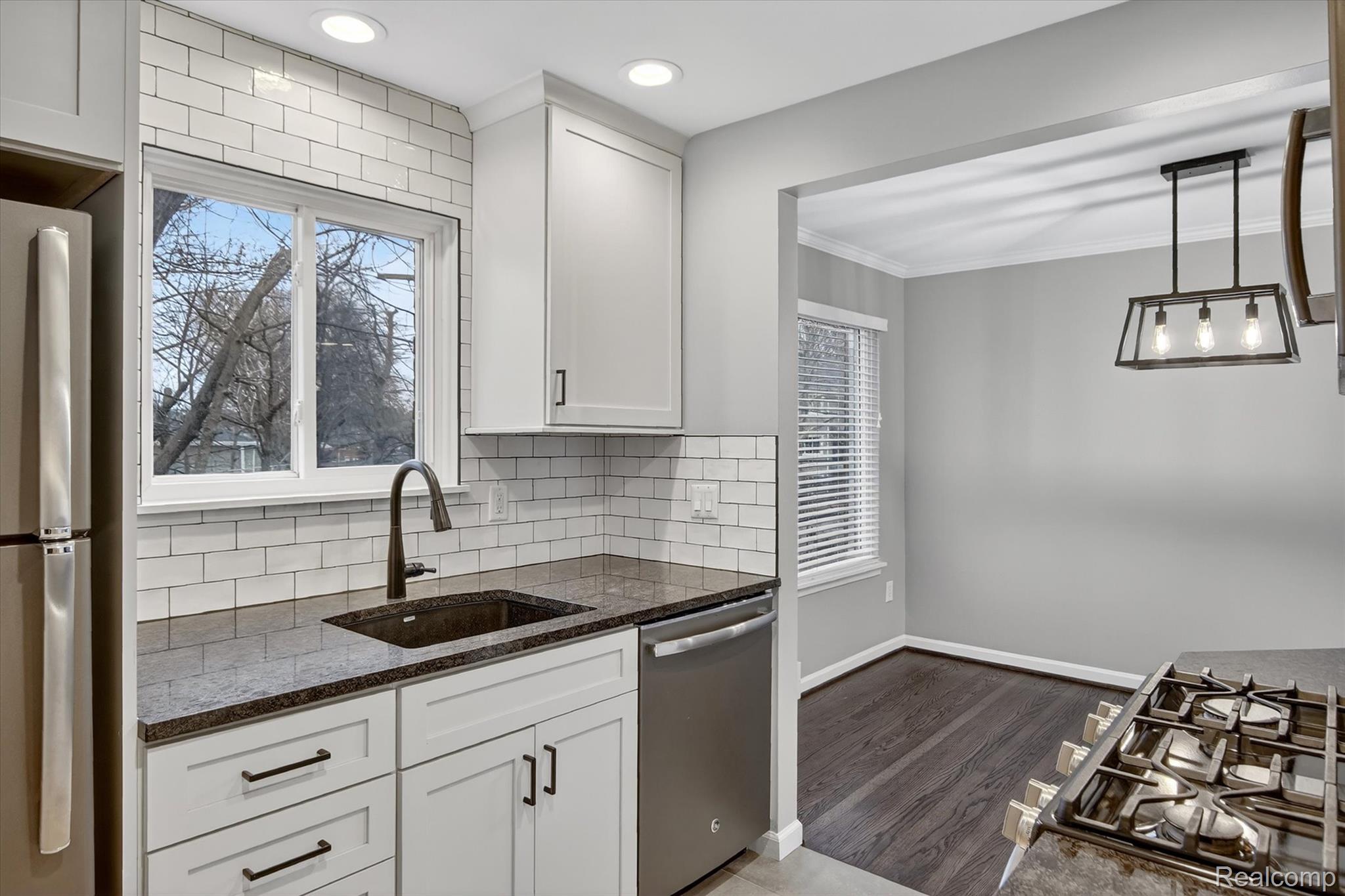 1043 N Old Woodward Avenue 2