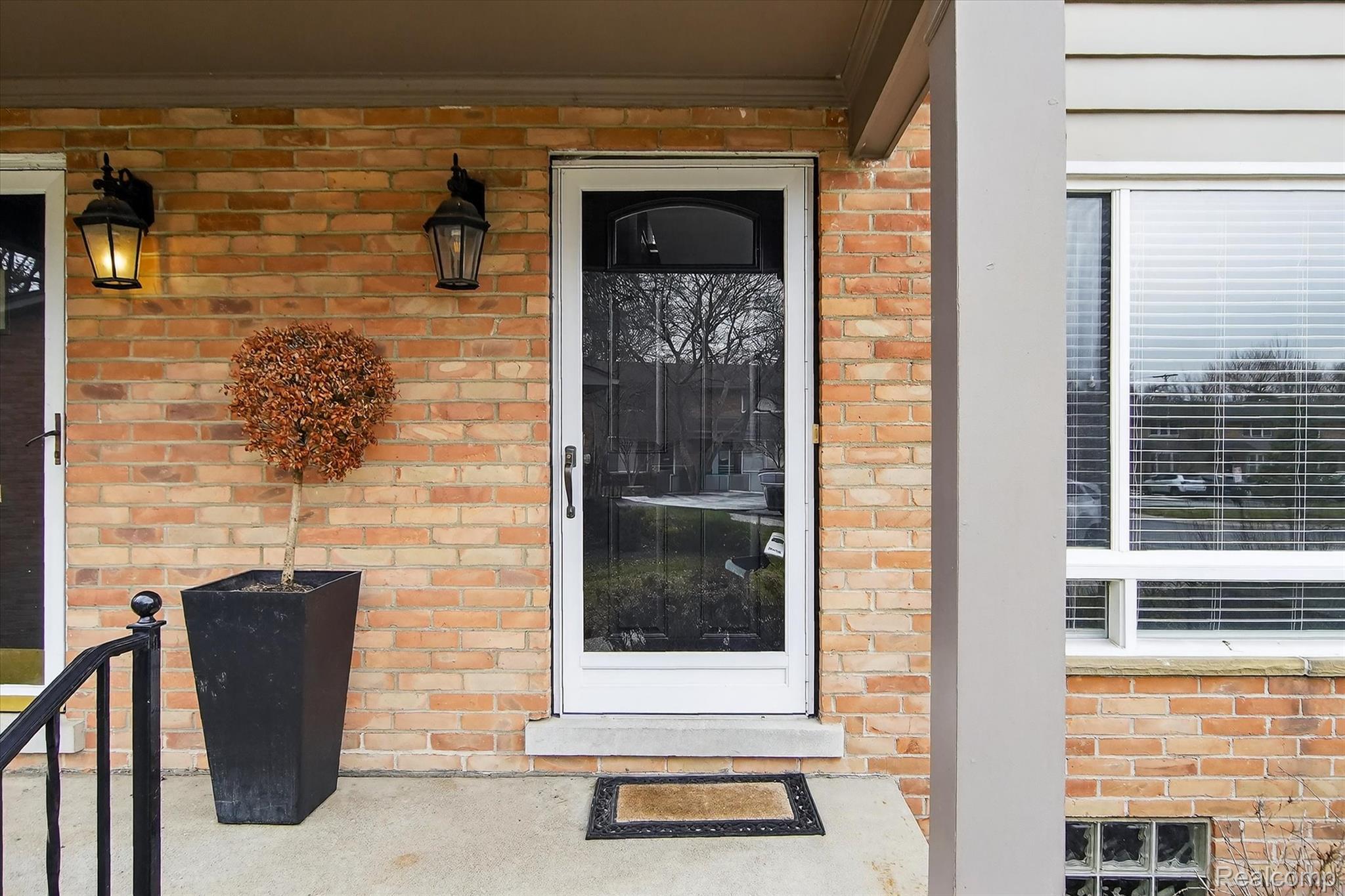 1043 N Old Woodward Avenue 2