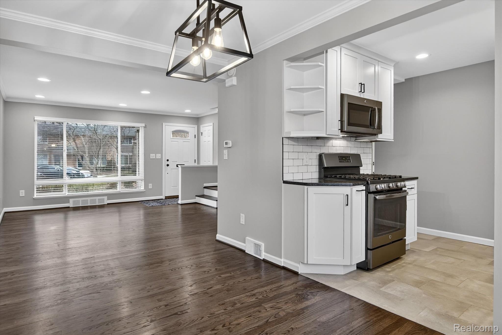 1043 N Old Woodward Avenue 2