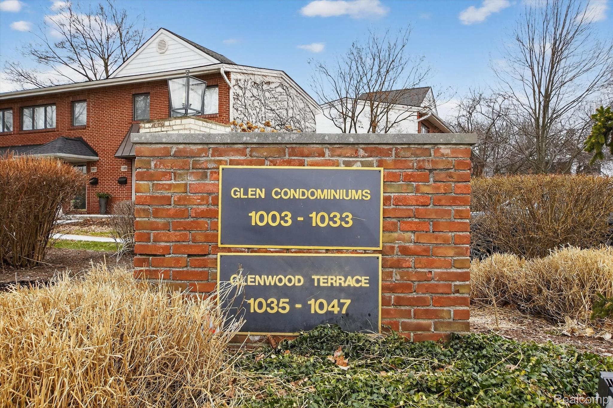1043 N Old Woodward Avenue 2
