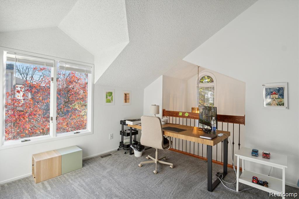 677 E Lincoln Street Unit: 4