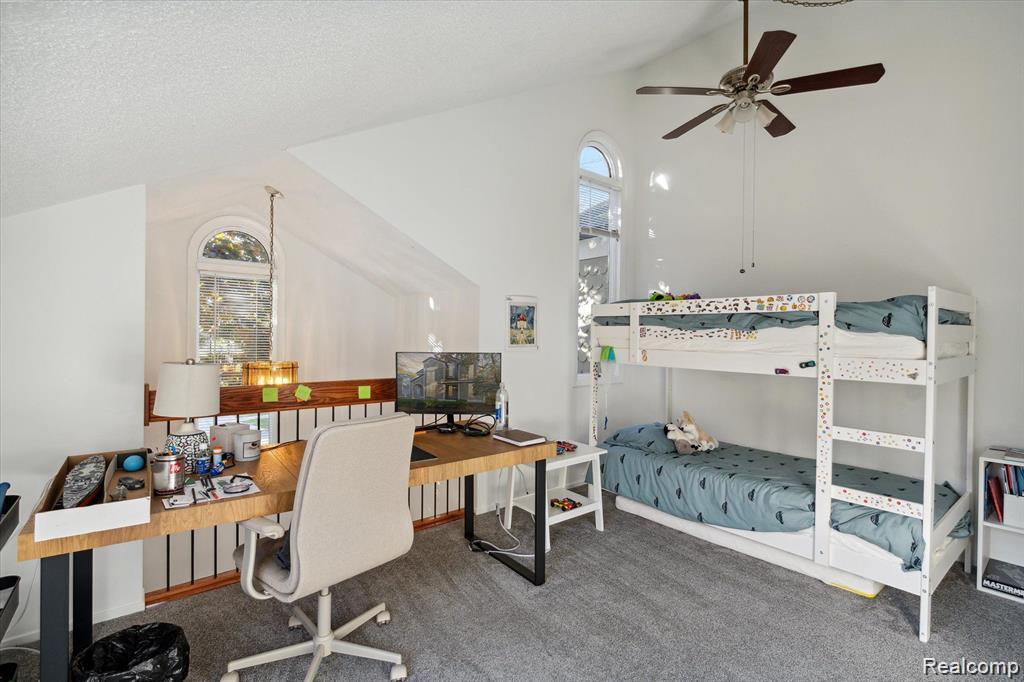 677 E Lincoln Street Unit: 4
