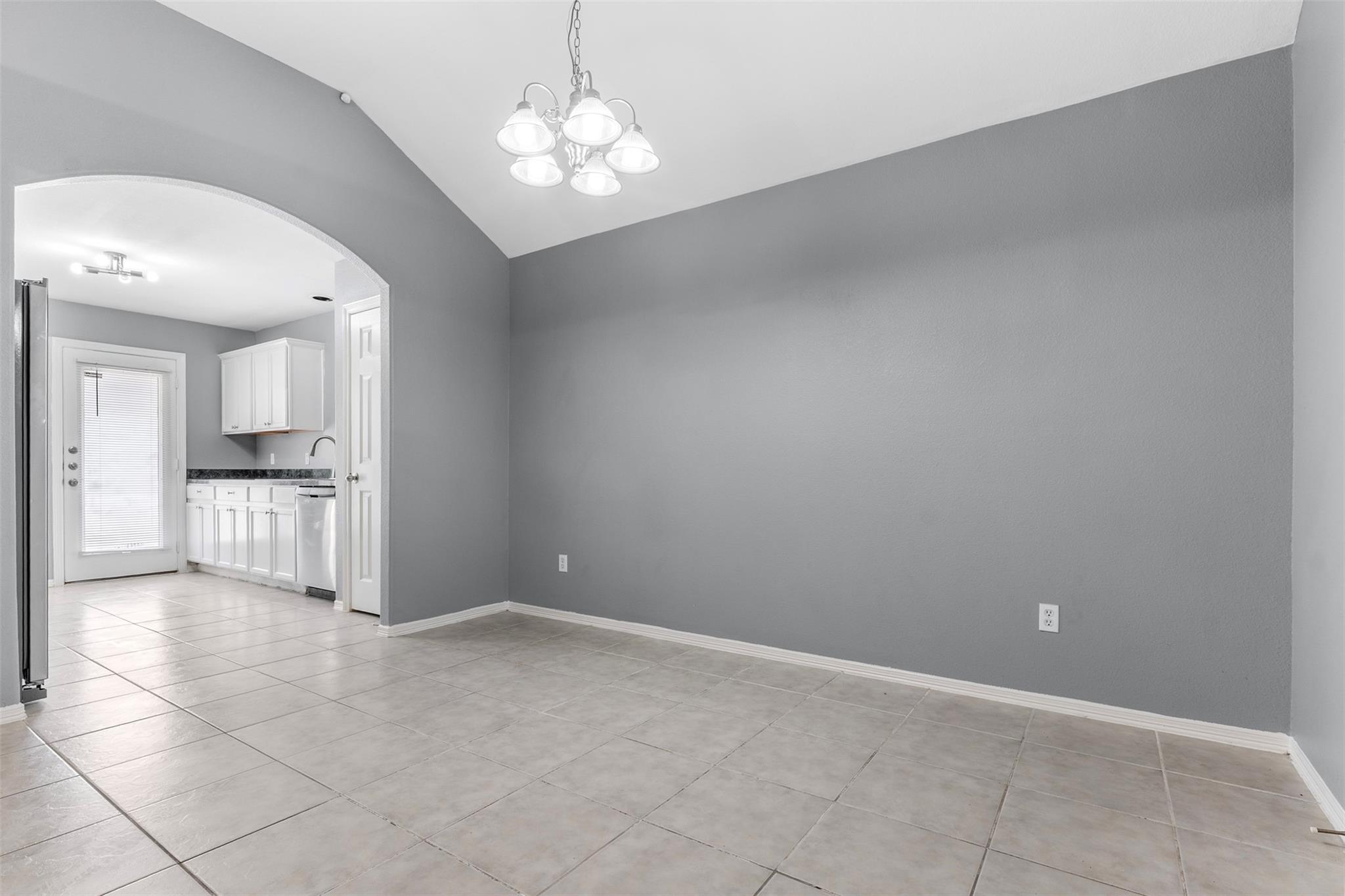 1815 Sherwood Forest Circle