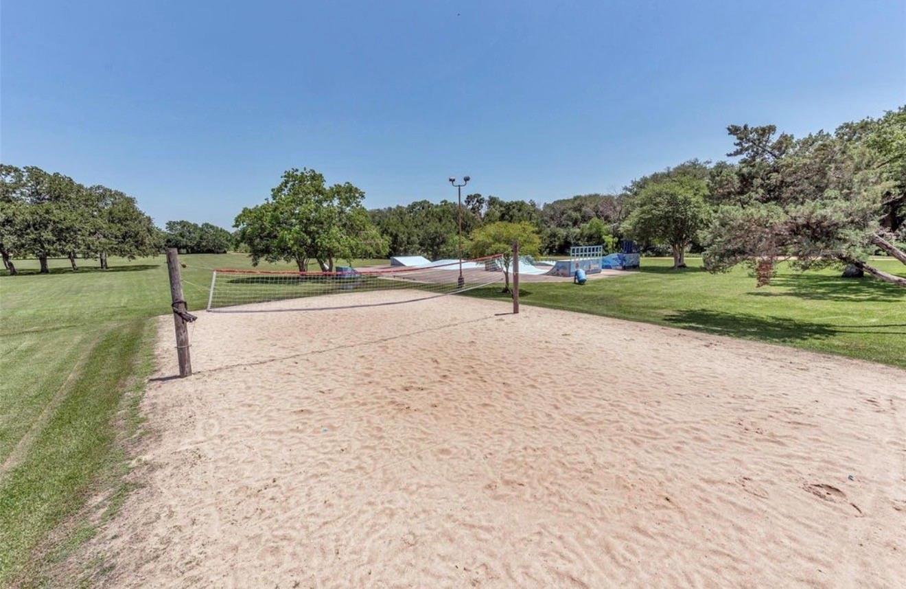 1808 Dolphin Drive