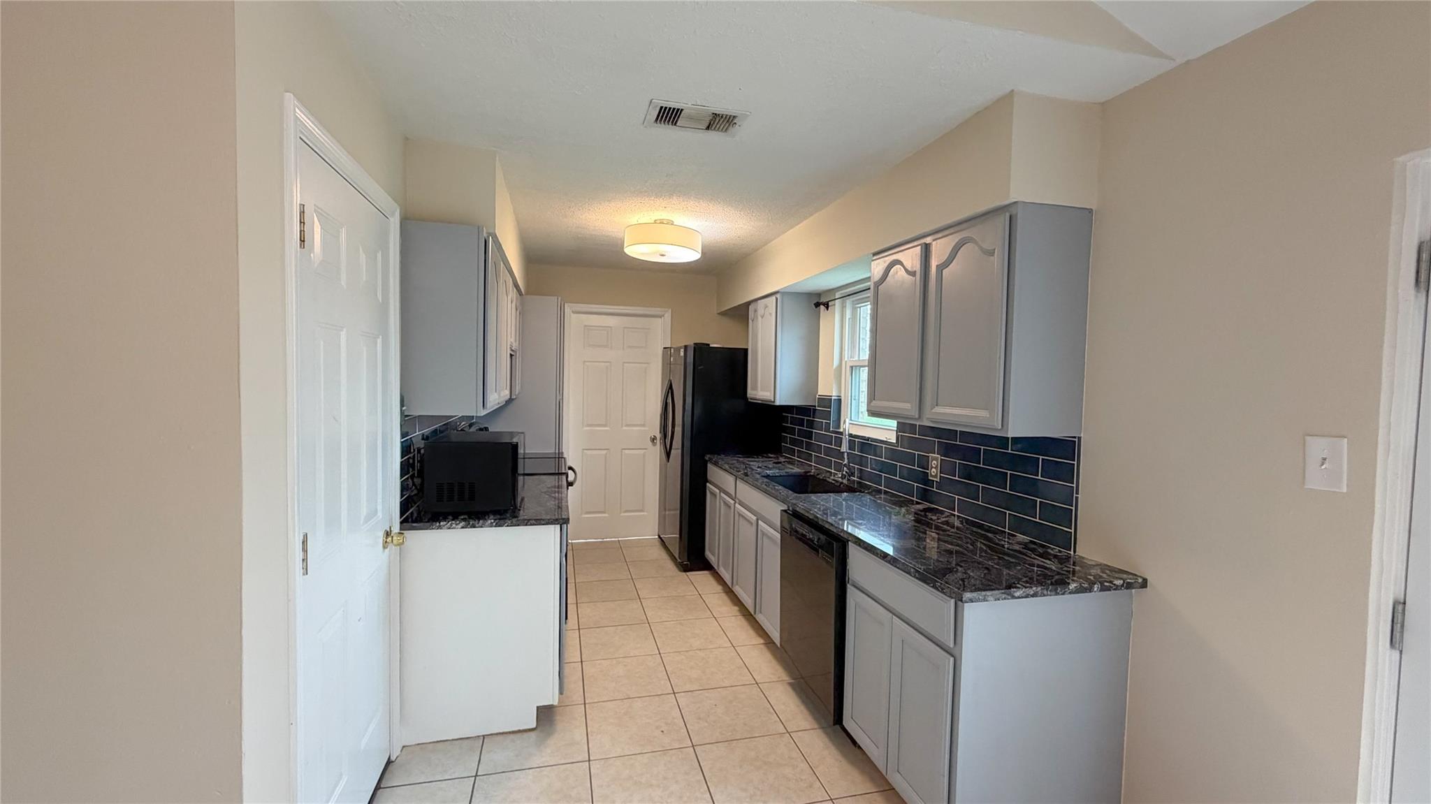 1808 Dolphin Drive
